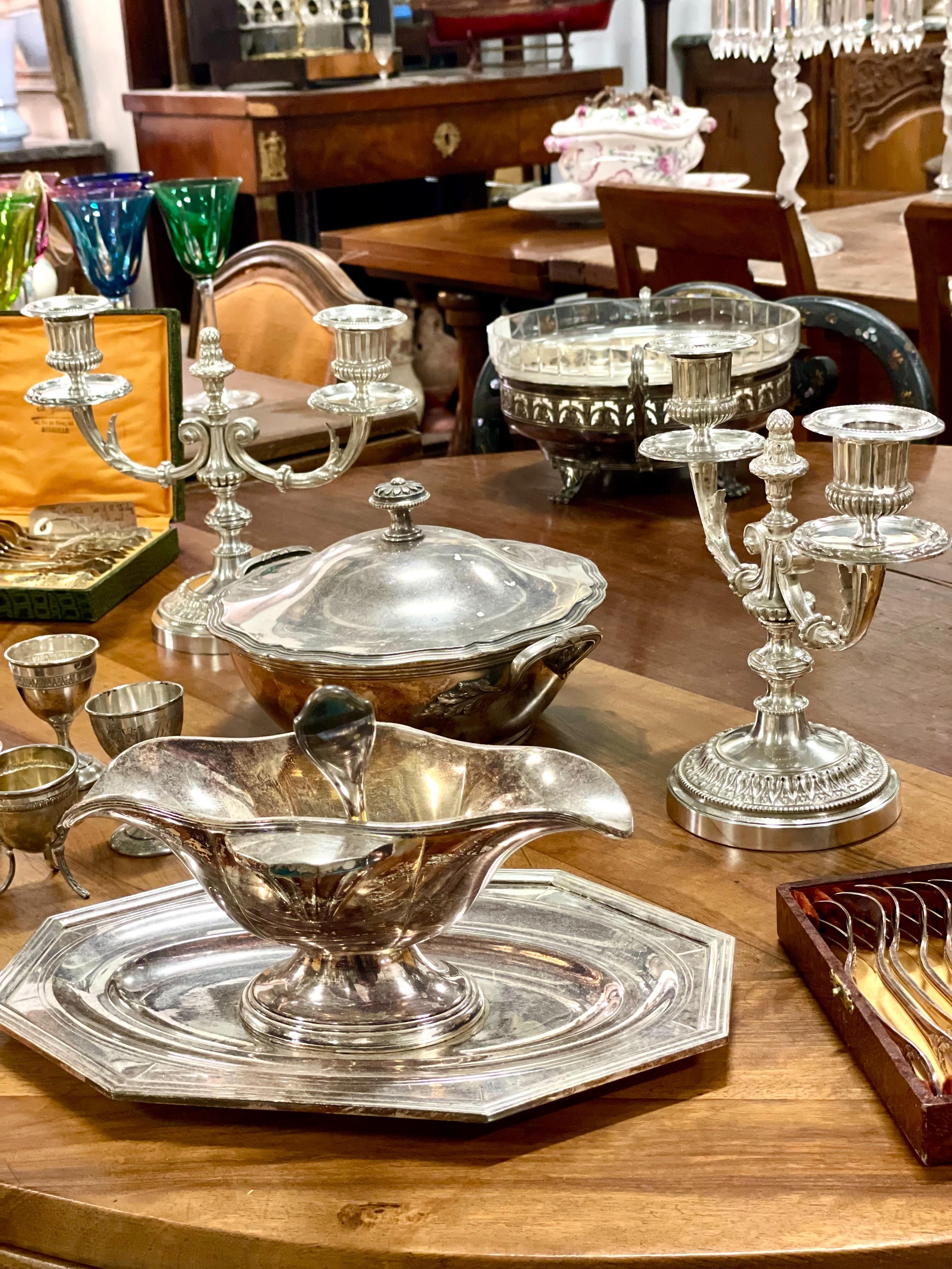 Coppia di candelabri neoclassici in argento del XIX secolo in vendita 8