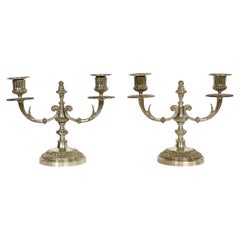 Siglo XIX Pareja de candelabros neoclásicos chapados en plata