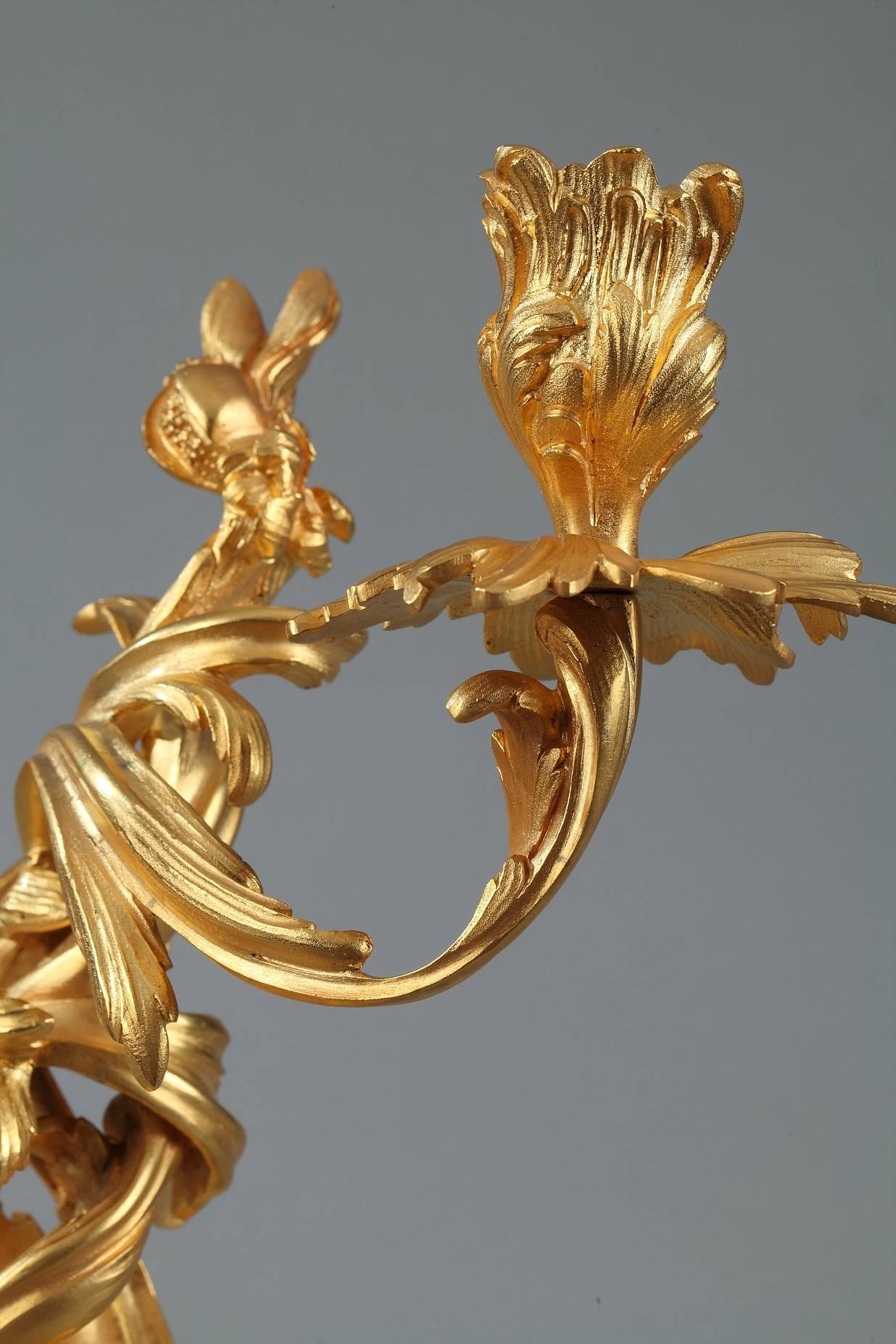 Paire de candélabres en bronze doré de style Louis XV, 19e siècle en vente 1
