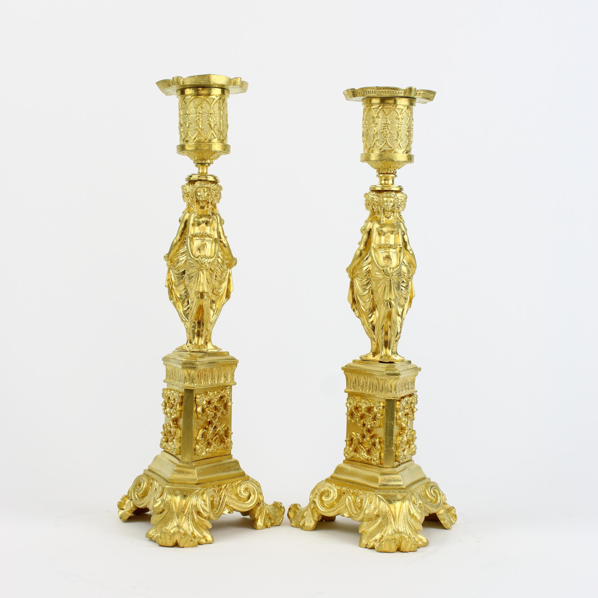19th Century French Napoleon III Gilt Bronze Female Caryatids Candlesticks In Good Condition For Sale In Berlin, DE