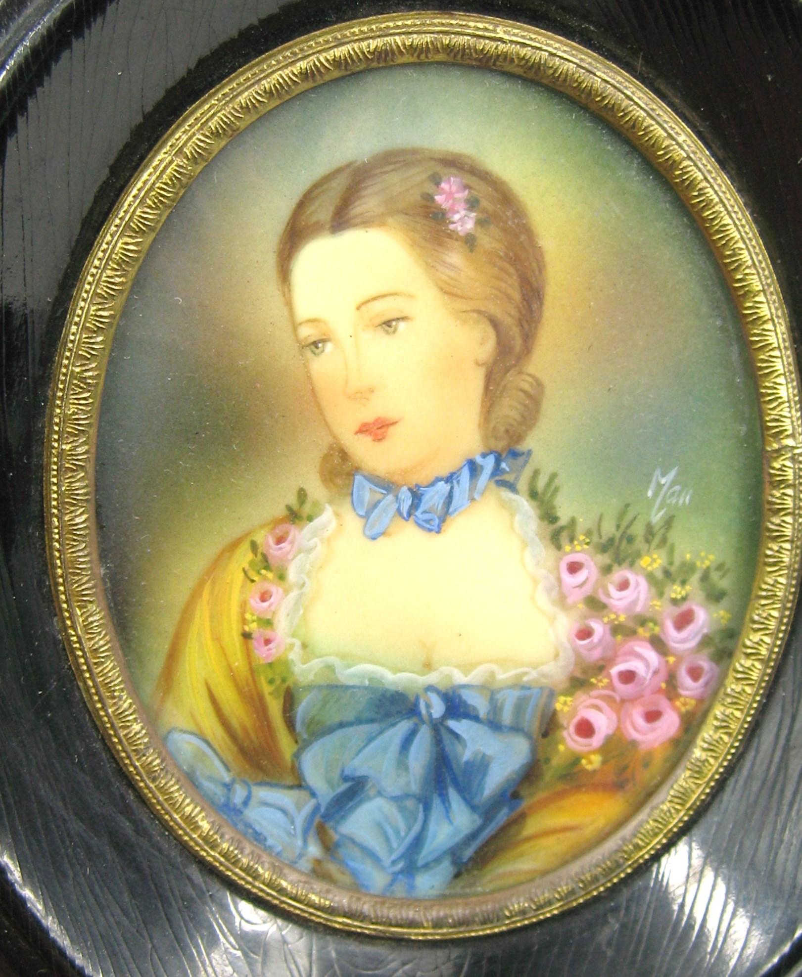 Altro Coppia di miniature dipinte del XIX secolo - Donne floreali pastello in vendita