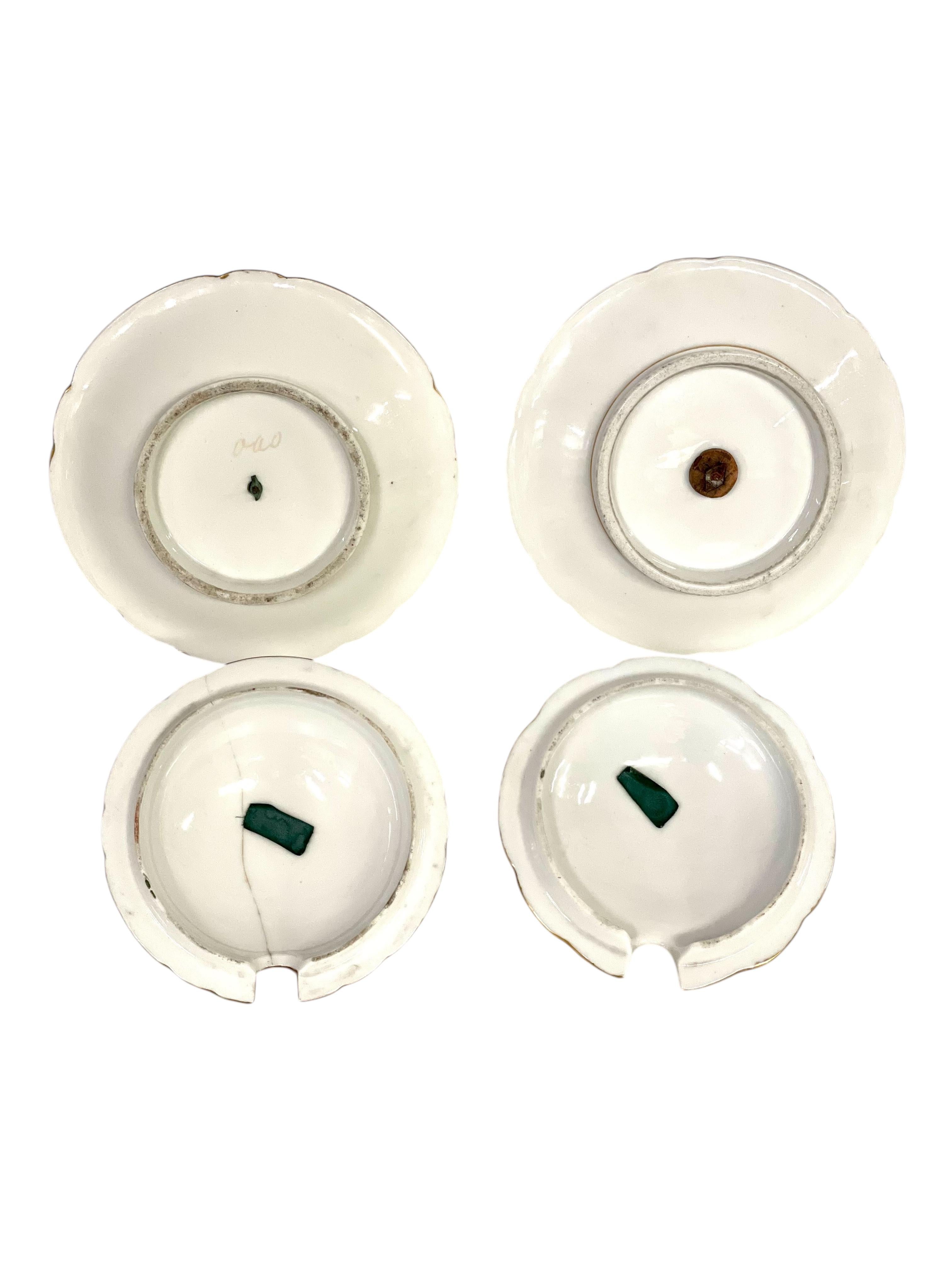Paire de Confituriers à couvercle en porcelaine de Paris du 19ème siècle avec sous-assiettes fixes en vente 6