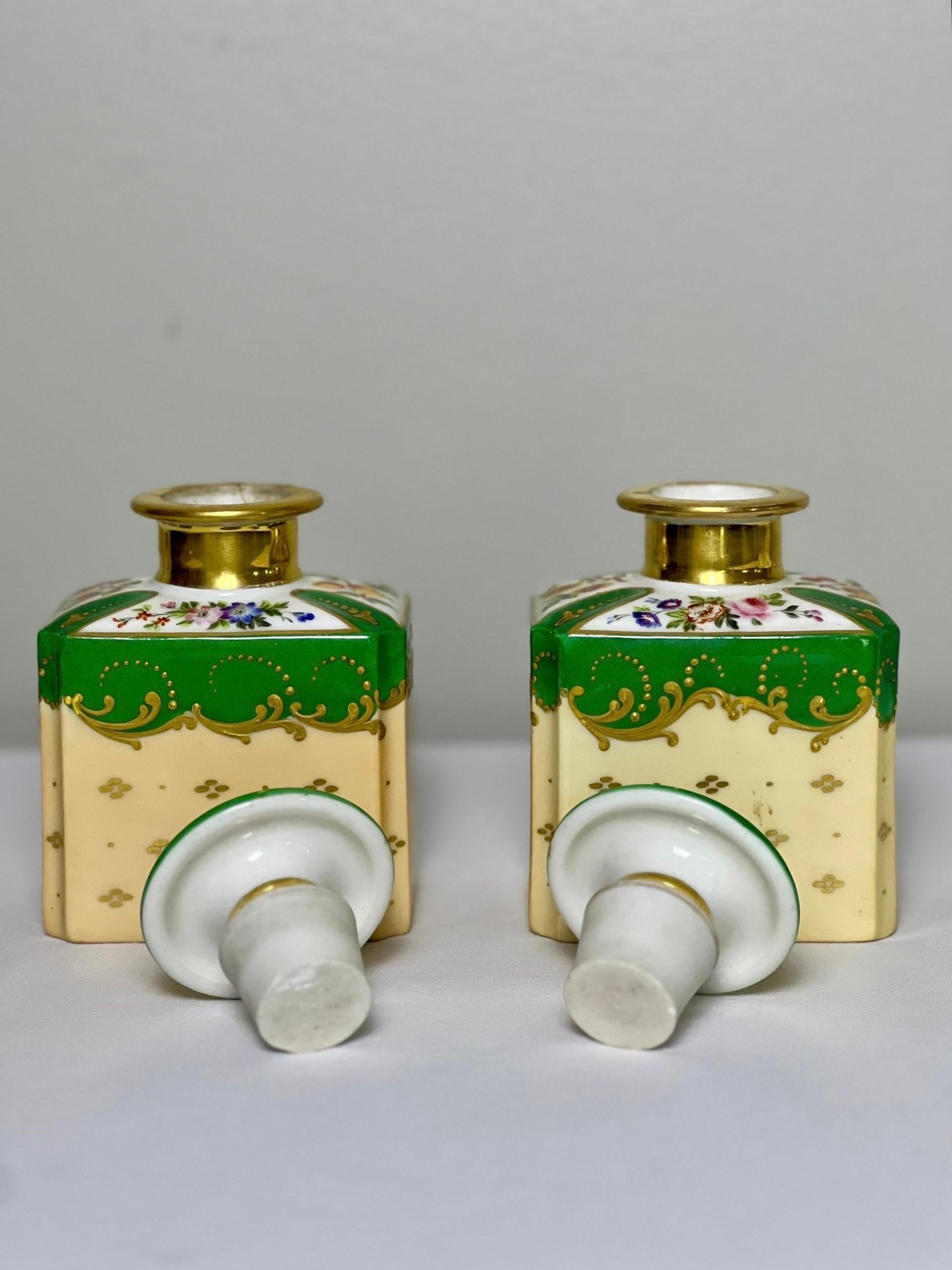 19th Century Pair of Paris Porcelain Stoppered Bottles or Flacons For Sale 3