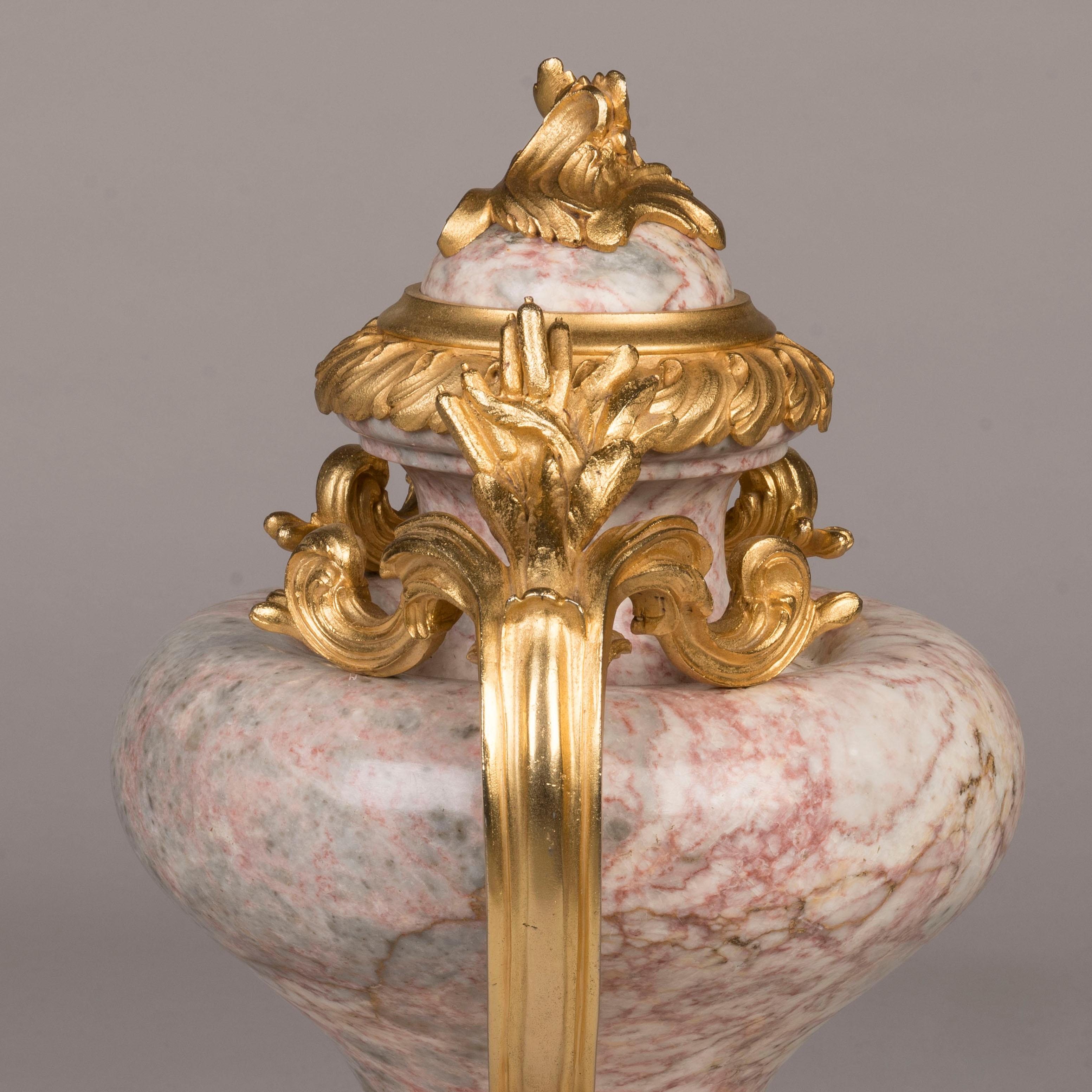 19th century pair of Pink Marble Vases in the Louis XV Manner In Good Condition For Sale In London, GB