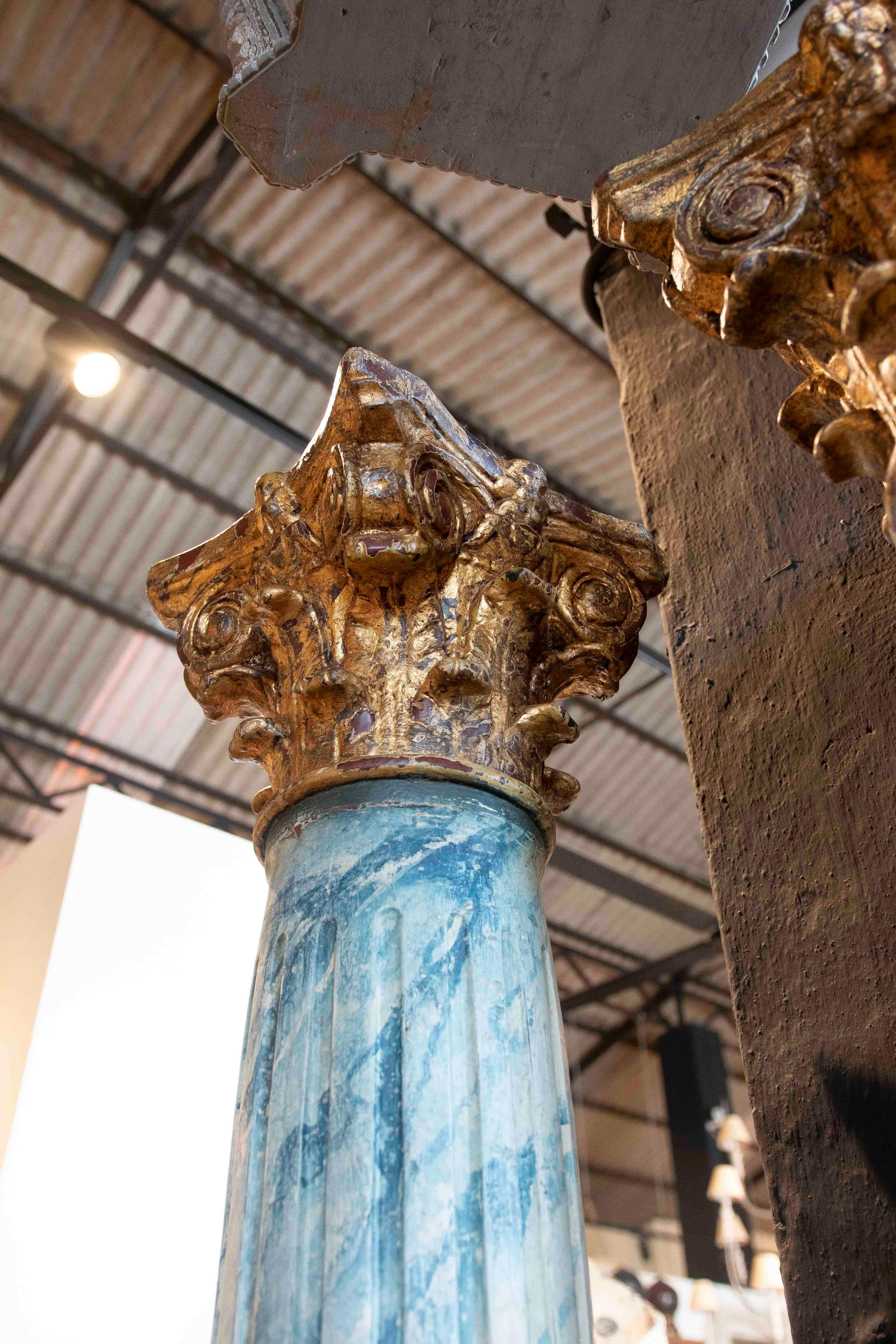 Paar polychrome Holzsäulen des 19. Jahrhunderts mit korinthischen Kapitellen im Angebot 9