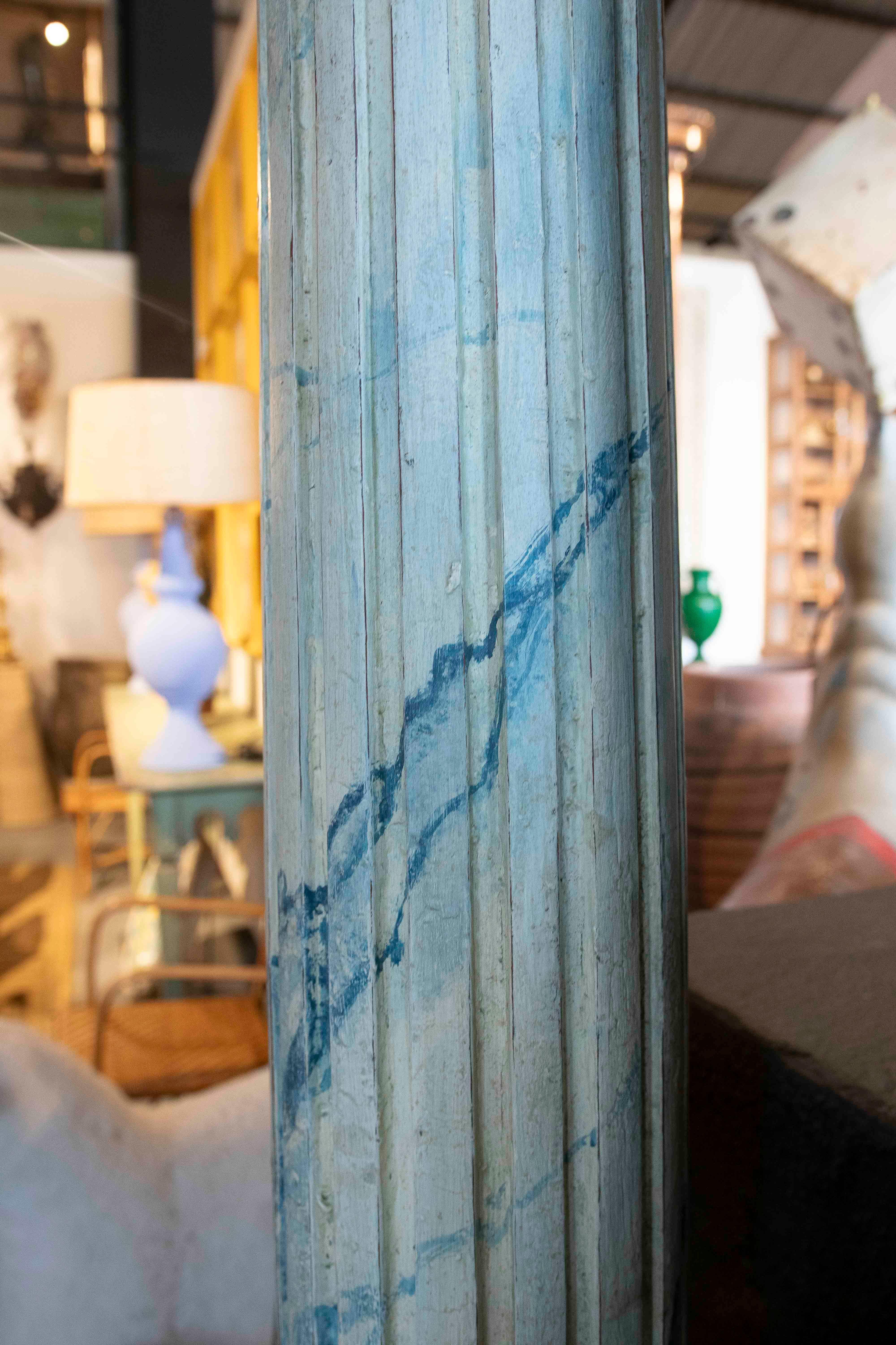 Paar polychrome Holzsäulen des 19. Jahrhunderts mit korinthischen Kapitellen im Angebot 16