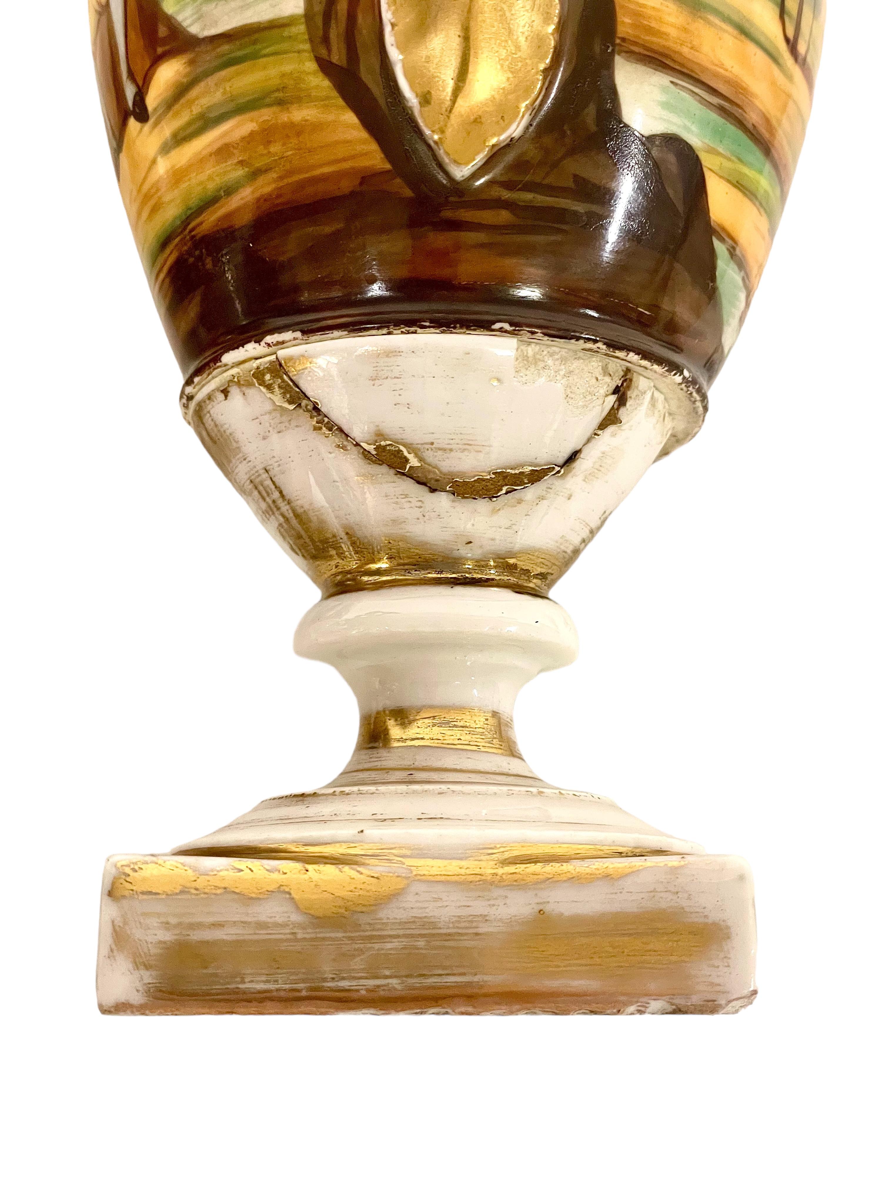 Paire d'urnes en porcelaine de Paris peintes à la main du 19ème siècle  en vente 3