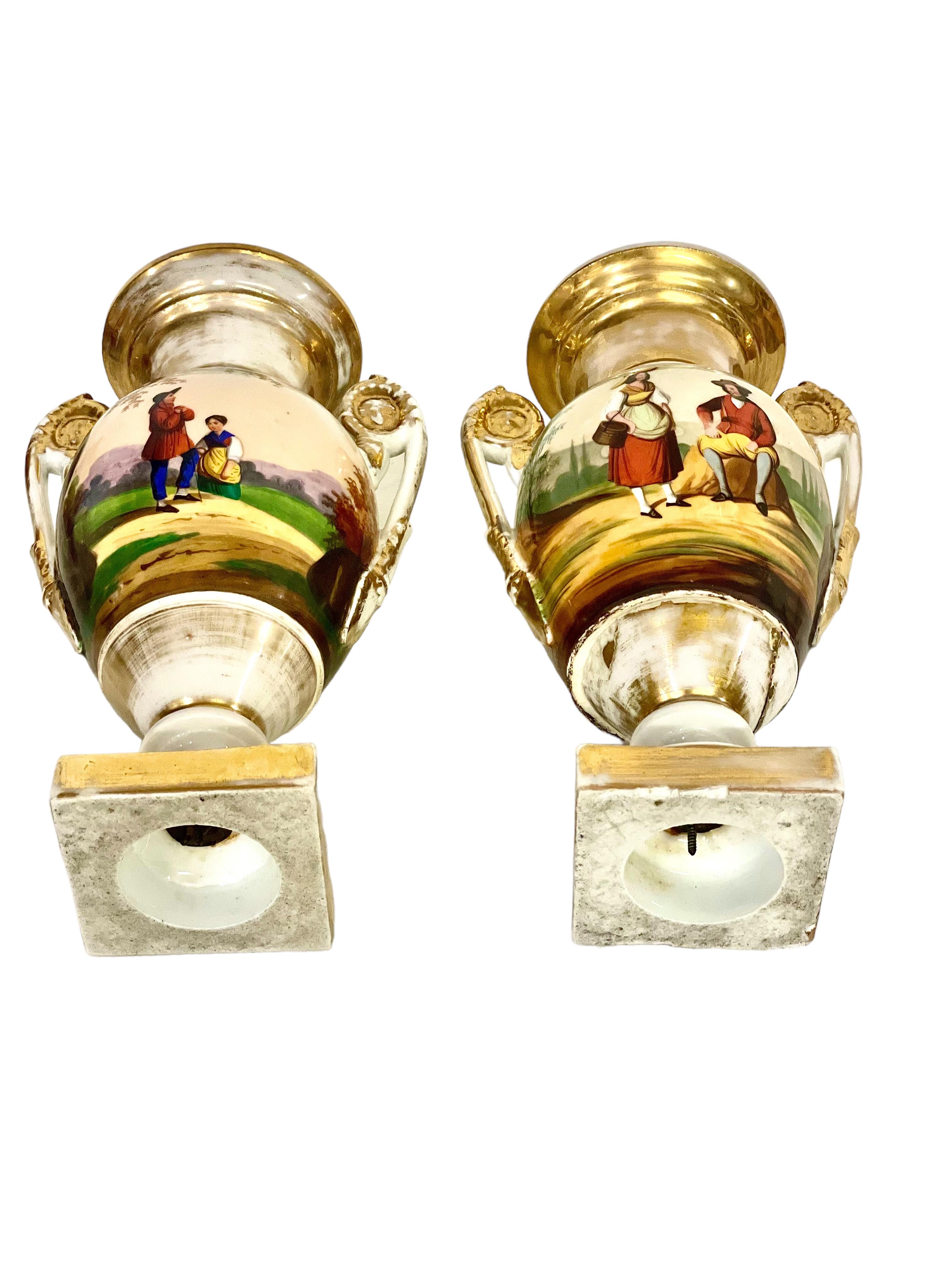 19th Century Pair of Hand-Painted Paris Porcelain Urns  For Sale 8