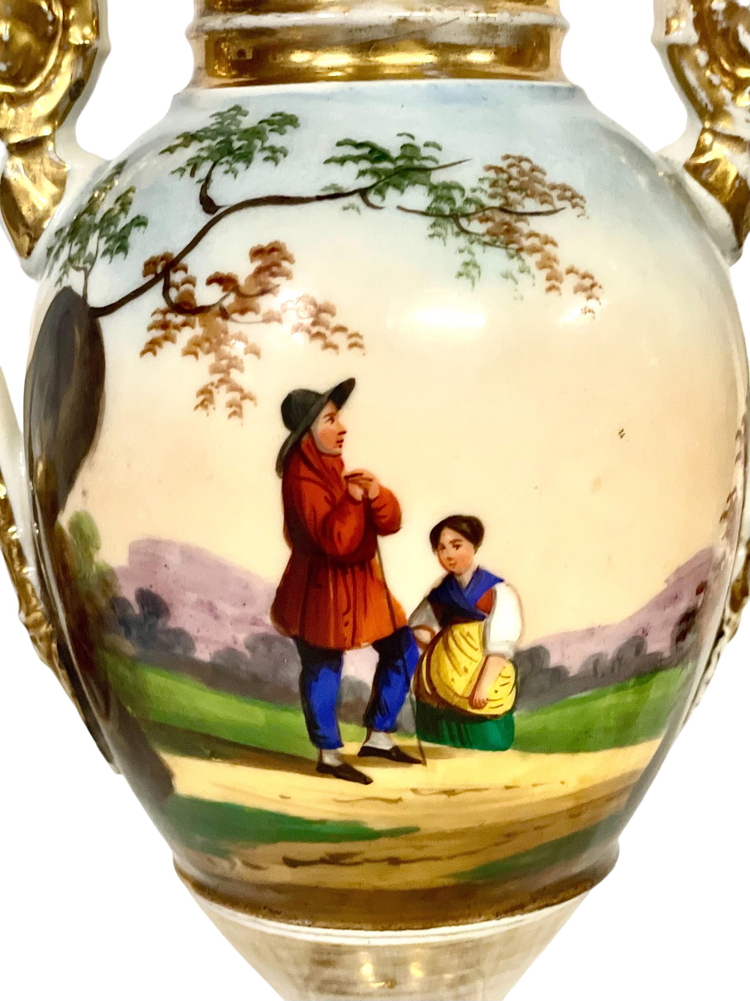 19th Century Pair of Hand-Painted Paris Porcelain Urns  In Good Condition For Sale In LA CIOTAT, FR
