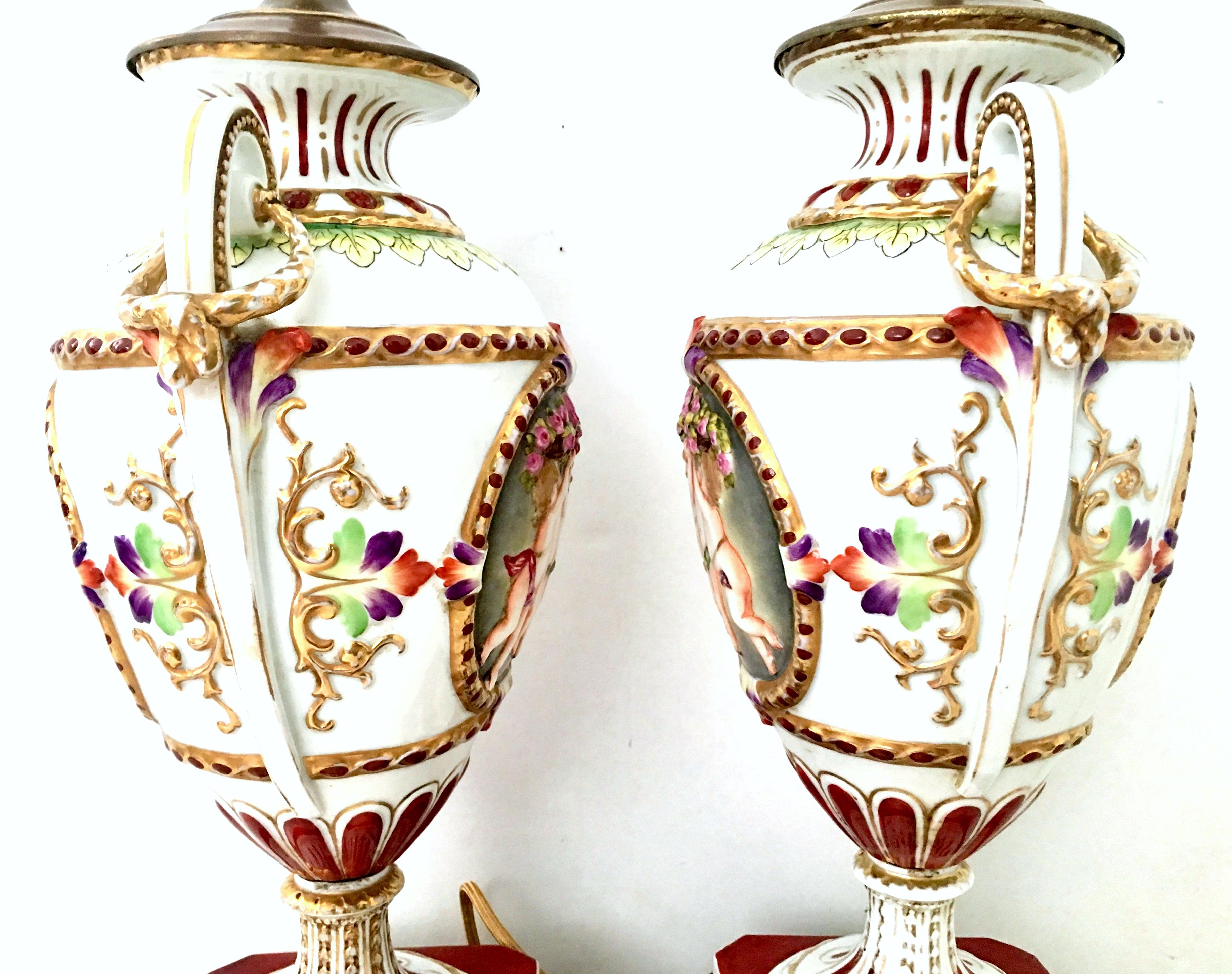 19th Century Pair Of Royal Vienna Style Porcelain Hand-Painted Portrait Lamps In Good Condition For Sale In West Palm Beach, FL