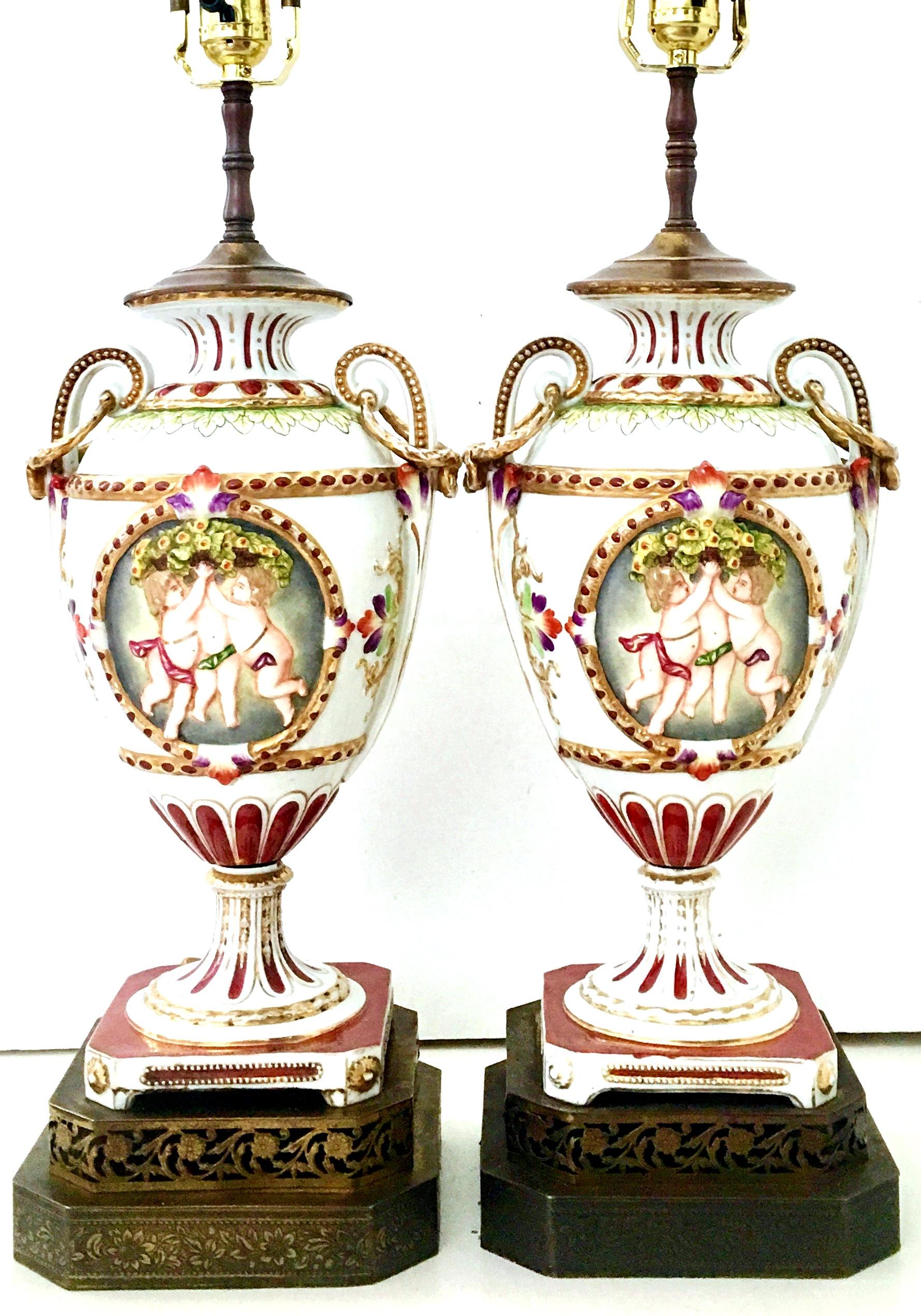 Neoclassical 19th Century Pair Of Royal Vienna Style Porcelain Hand-Painted Portrait Lamps For Sale