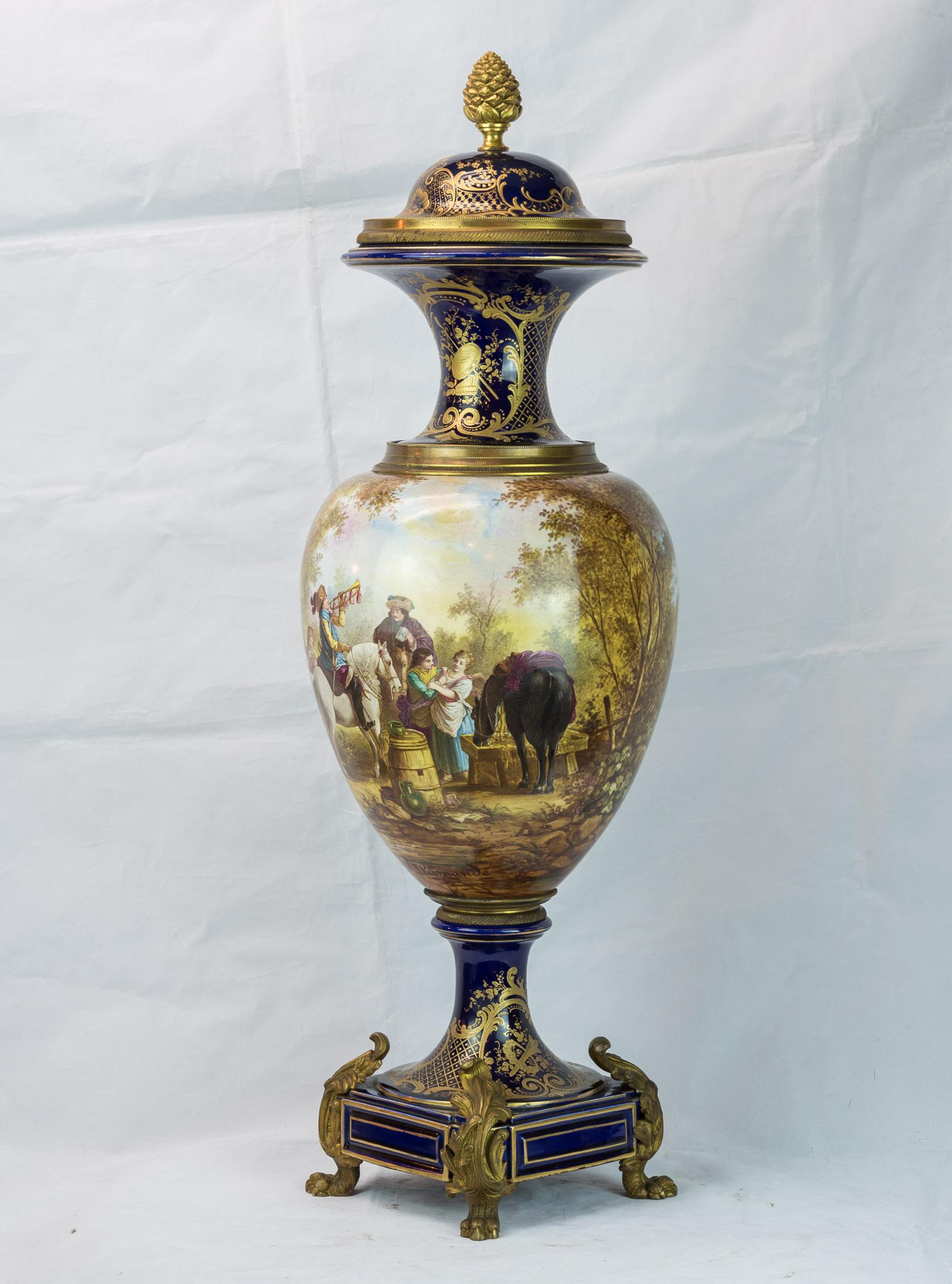 19th Century Pair of Sèvres Style Ormolu-Mounted Cobalt Blue Porcelain Vases For Sale 5
