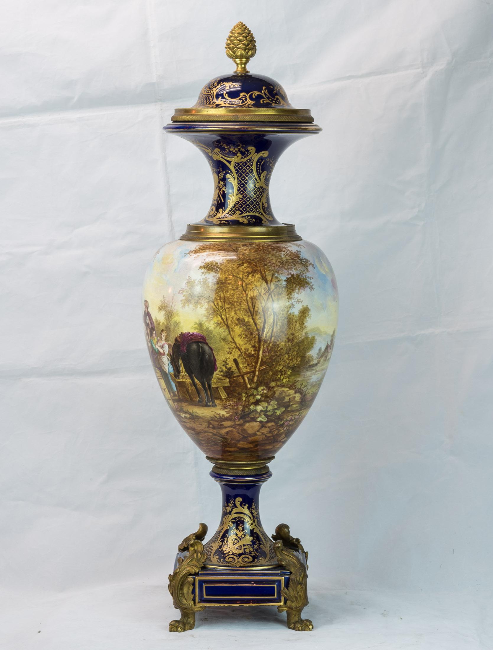 19th Century Pair of Sèvres Style Ormolu-Mounted Cobalt Blue Porcelain Vases For Sale 6
