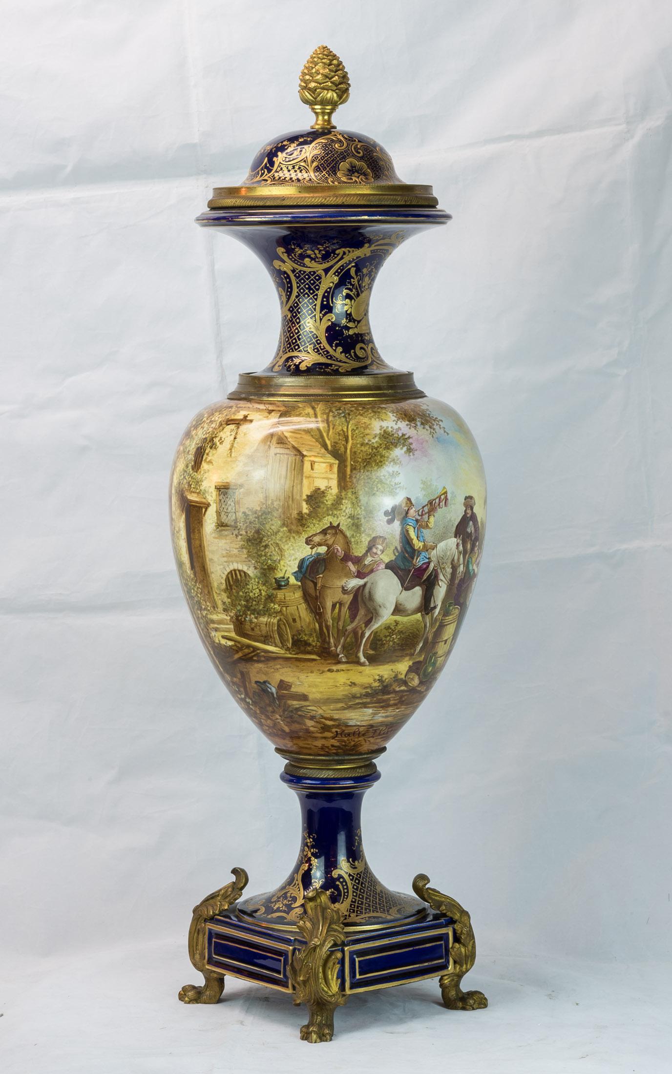 19th Century Pair of Sèvres Style Ormolu-Mounted Cobalt Blue Porcelain Vases For Sale 10