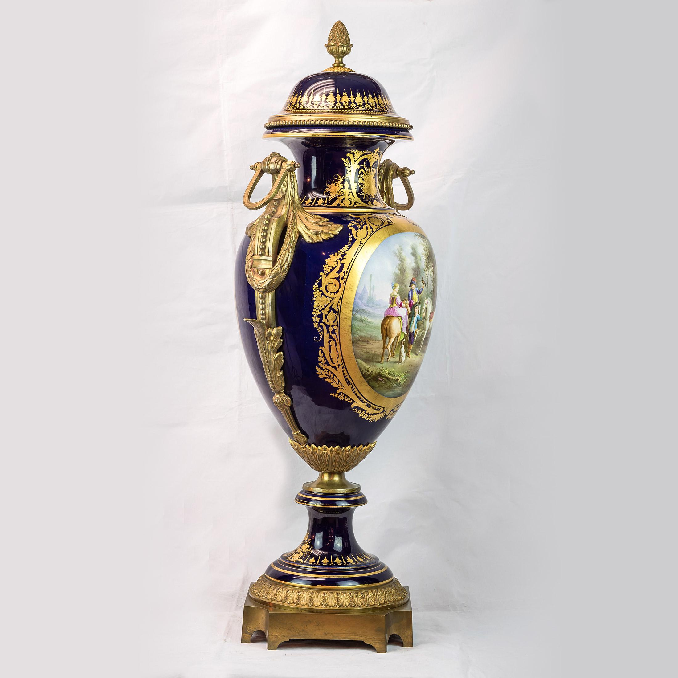 19th Century Pair of Sèvres Style Ormolu Mounted Cobalt Blue Porcelain Vases For Sale 2