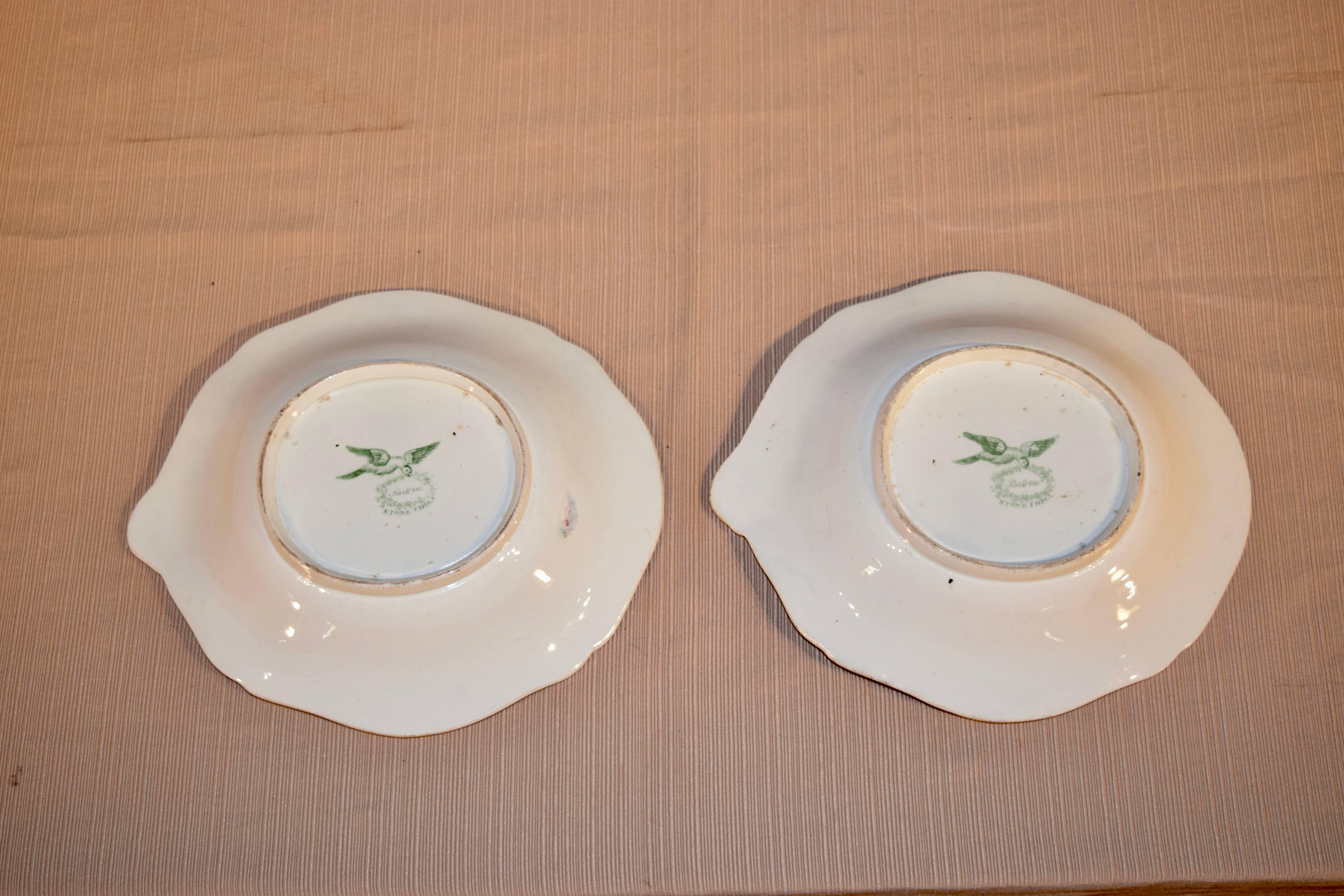 English 19th Century Pair of Shaped Dishes For Sale