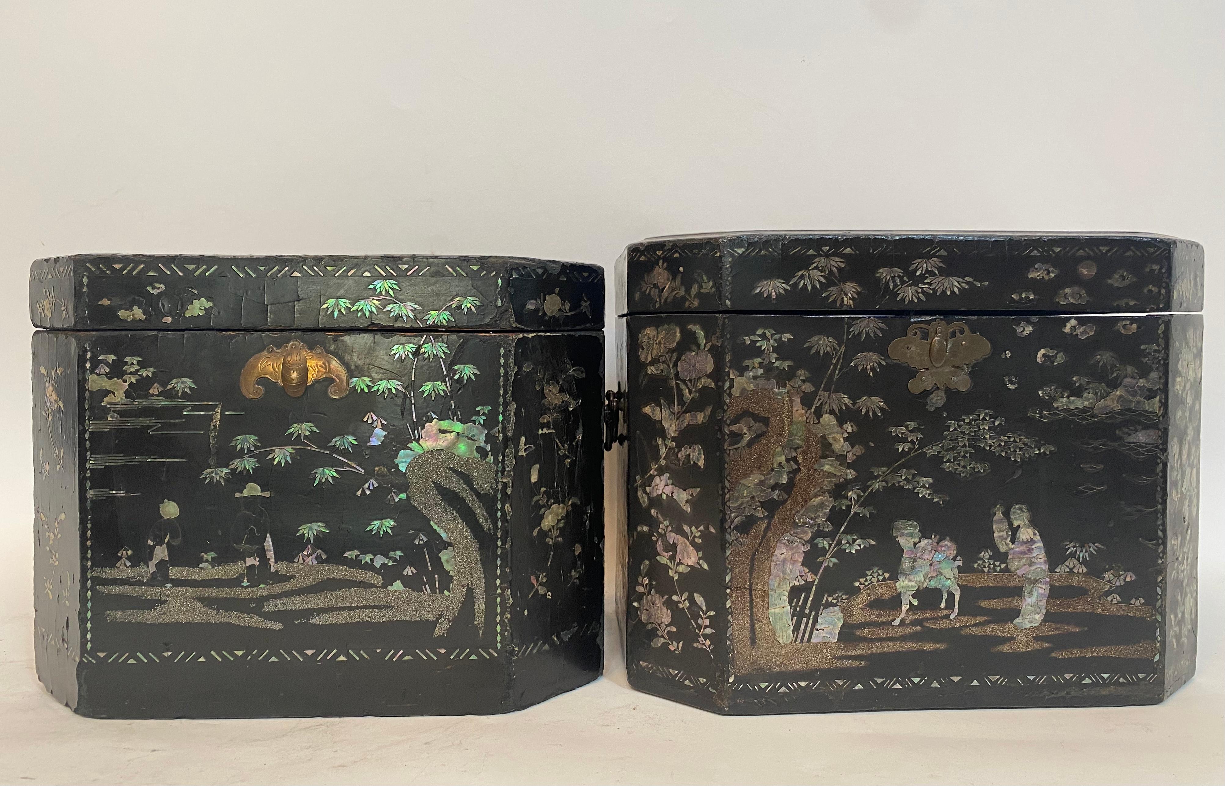 19th Century Two Shell Inlaid Black Lacquer Big Chinese Storage Boxes For Sale 11