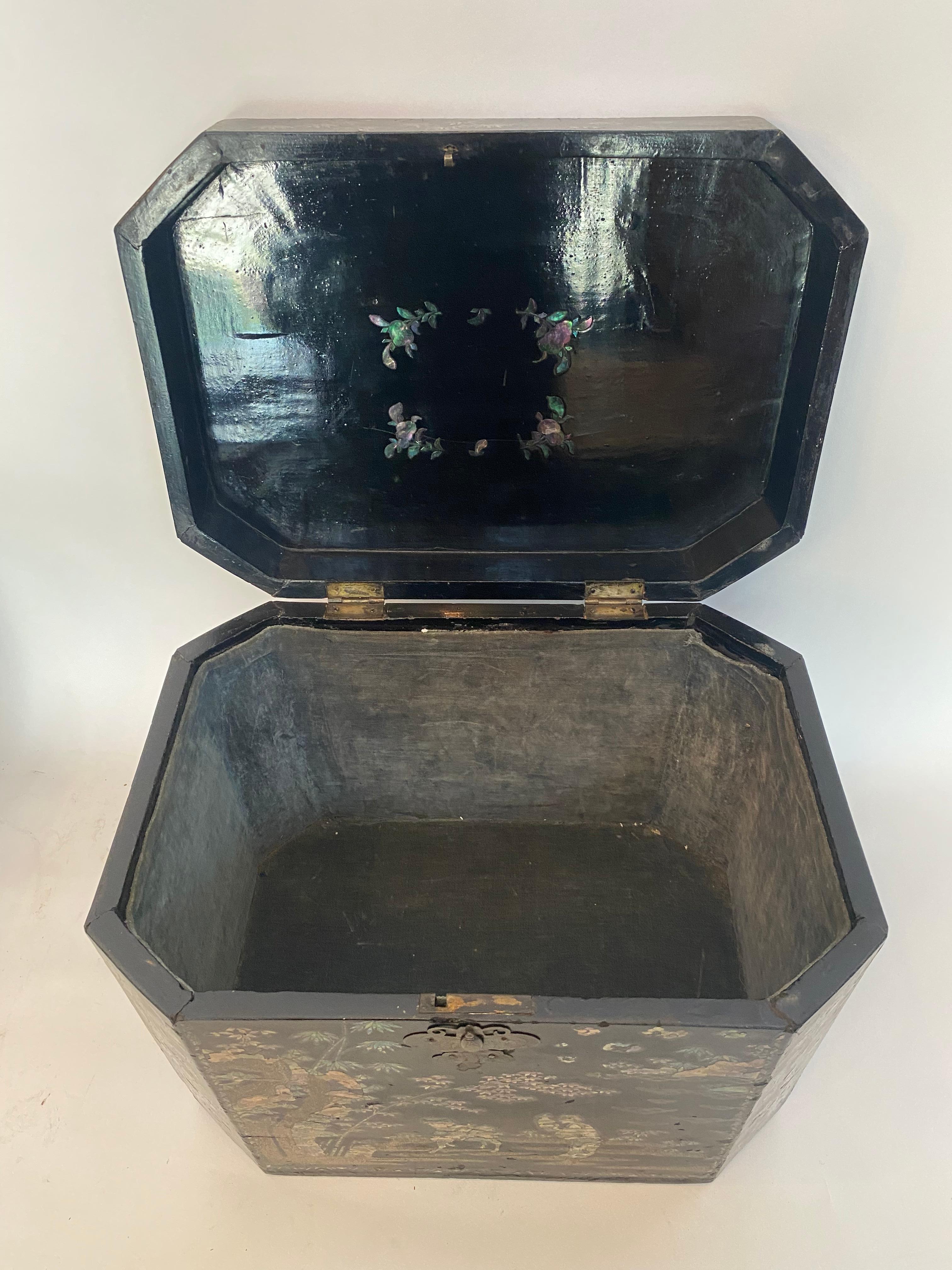 19th Century Two Shell Inlaid Black Lacquer Big Chinese Storage Boxes For Sale 1
