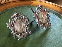 19th Century Pair of Silver Menus Holders with Medallion and Floral Decoration