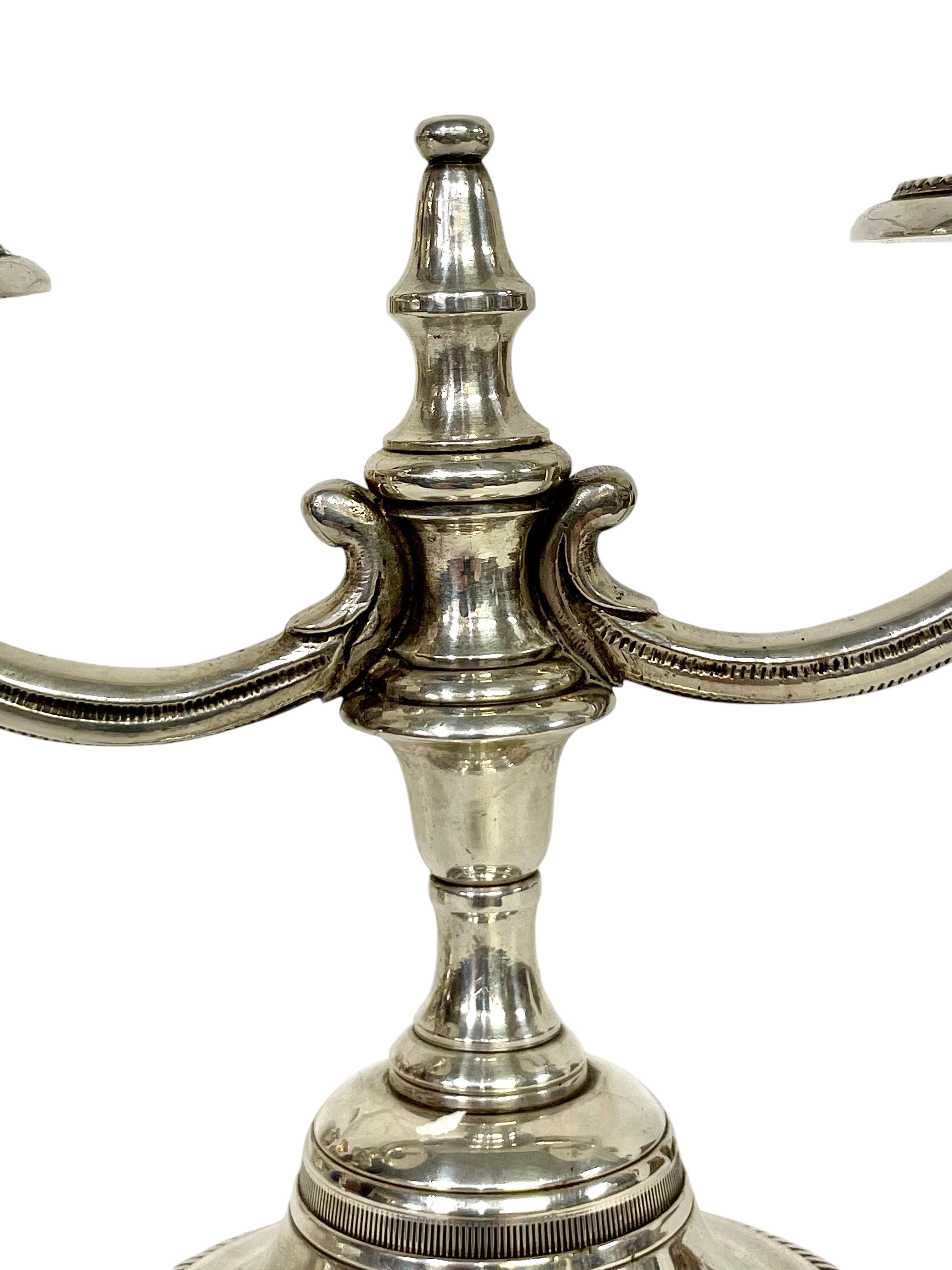 Coppia di candelabri in bronzo placcato argento del XIX secolo in vendita 5
