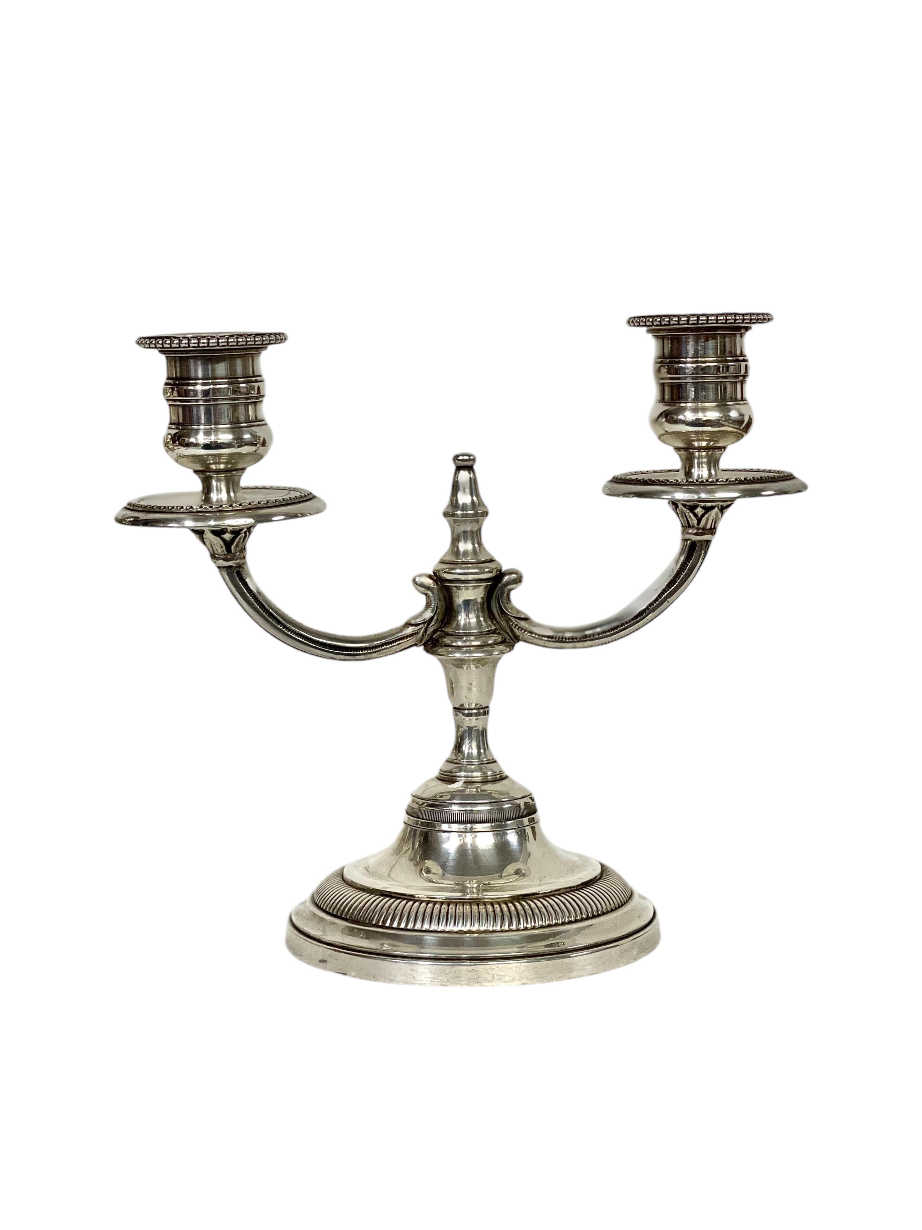 Coppia di candelabri in bronzo placcato argento del XIX secolo In condizioni buone in vendita a LA CIOTAT, FR