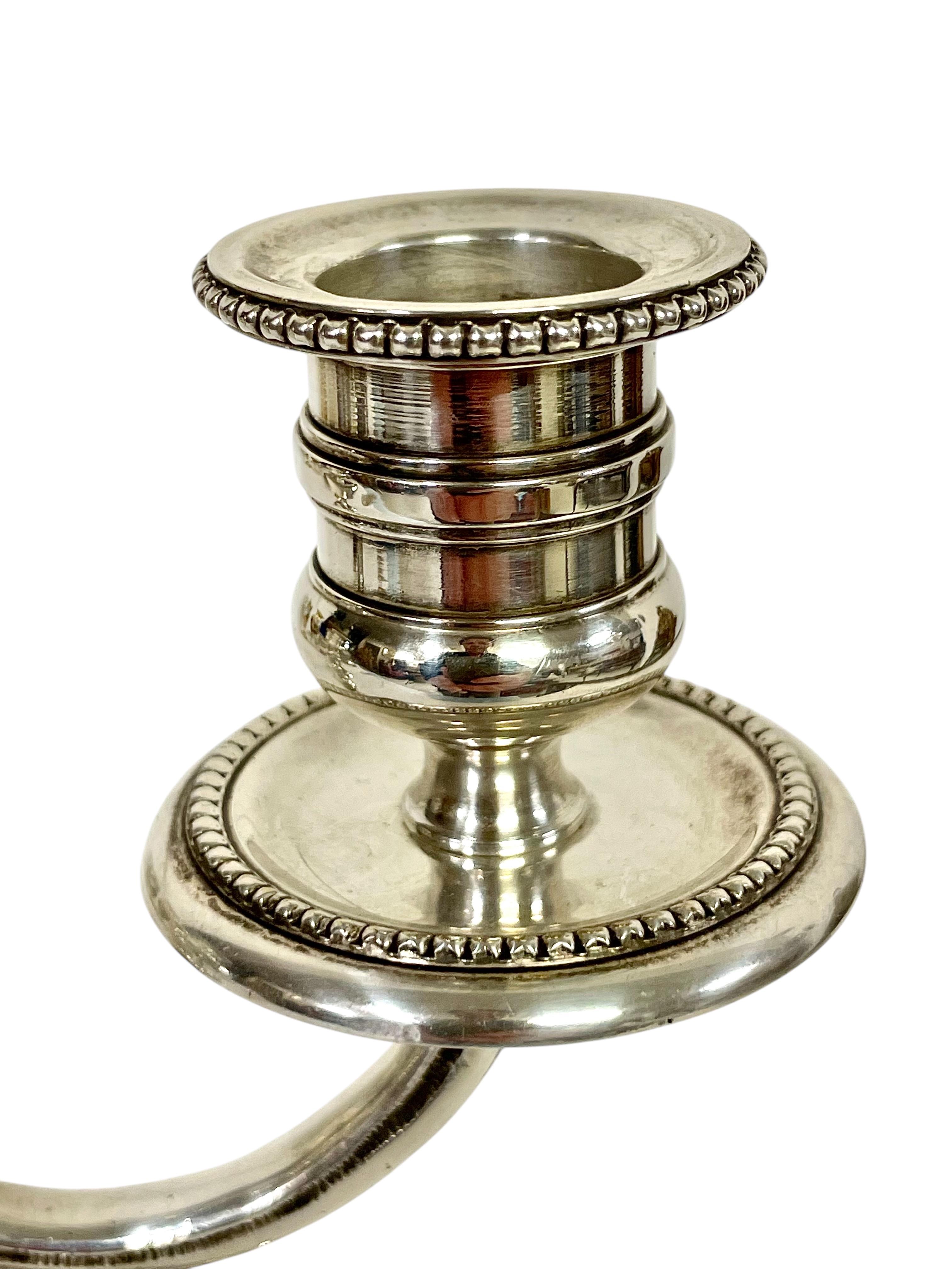 Coppia di candelabri in bronzo placcato argento del XIX secolo in vendita 3