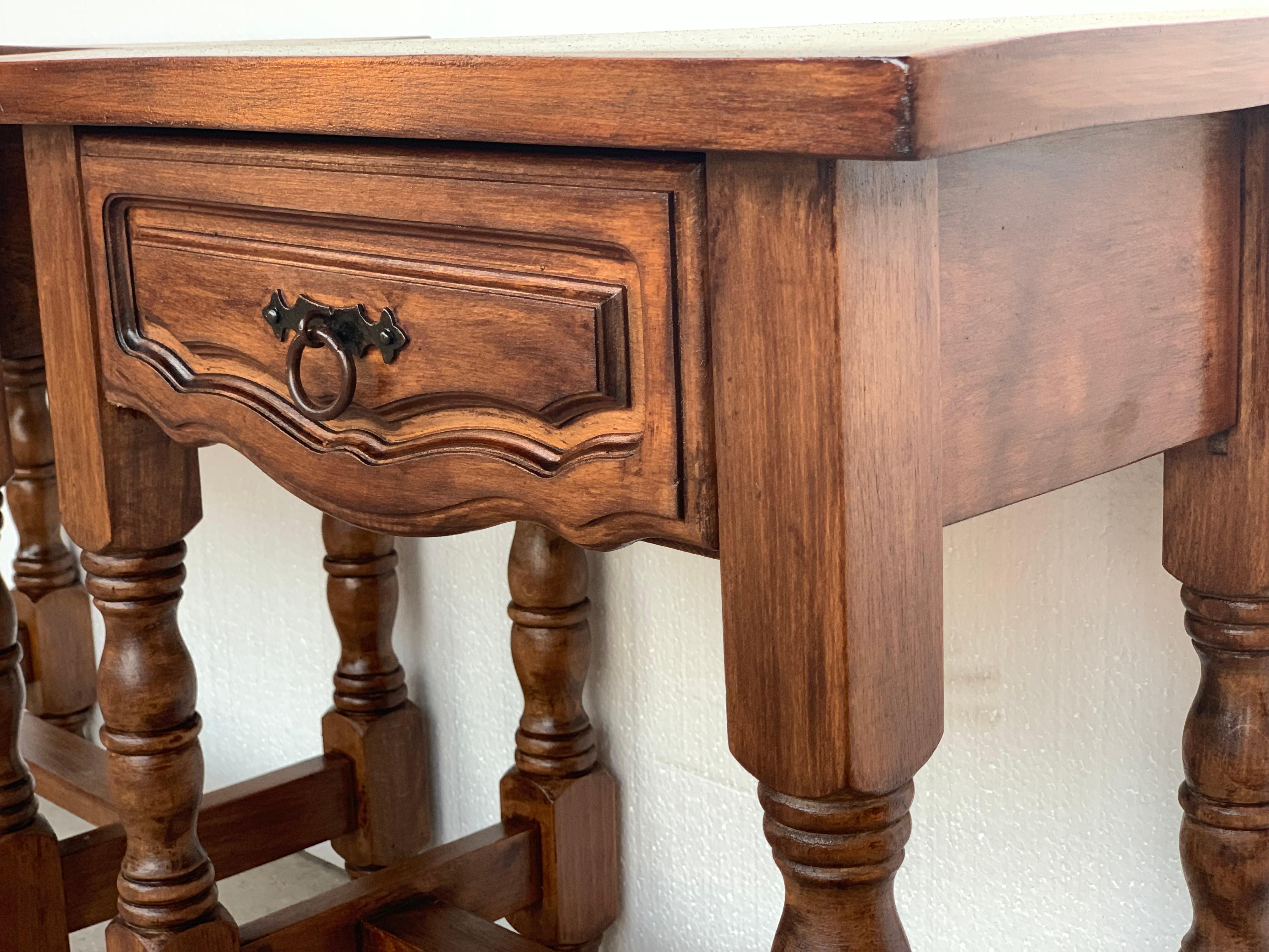 19th Century Pair of Spanish Nightstands, Side Tables with Carved Drawer 3