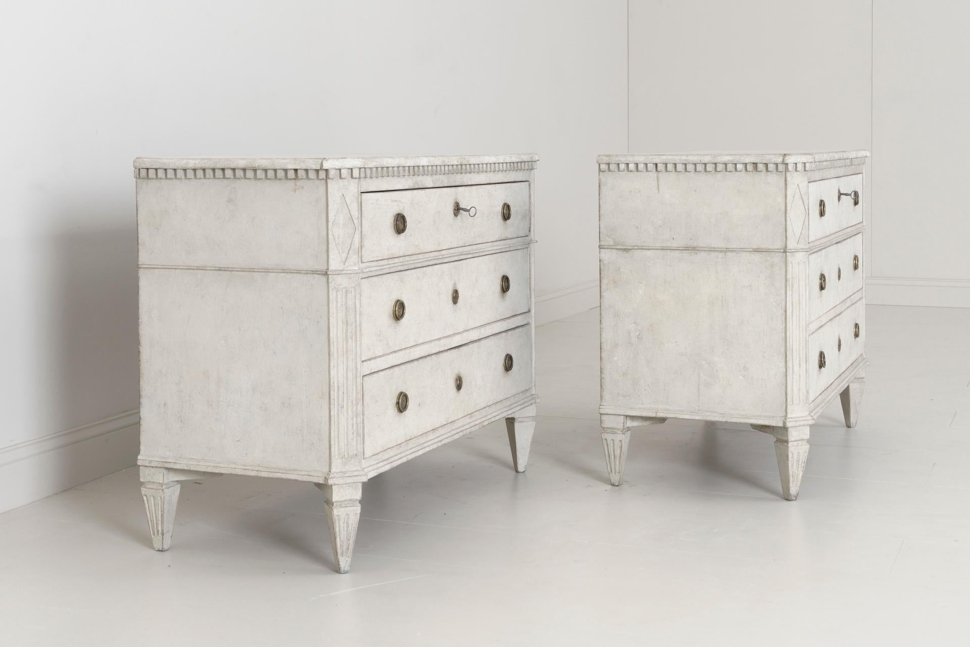 19th Century Pair of Swedish Gustavian Bedside Commodes 7