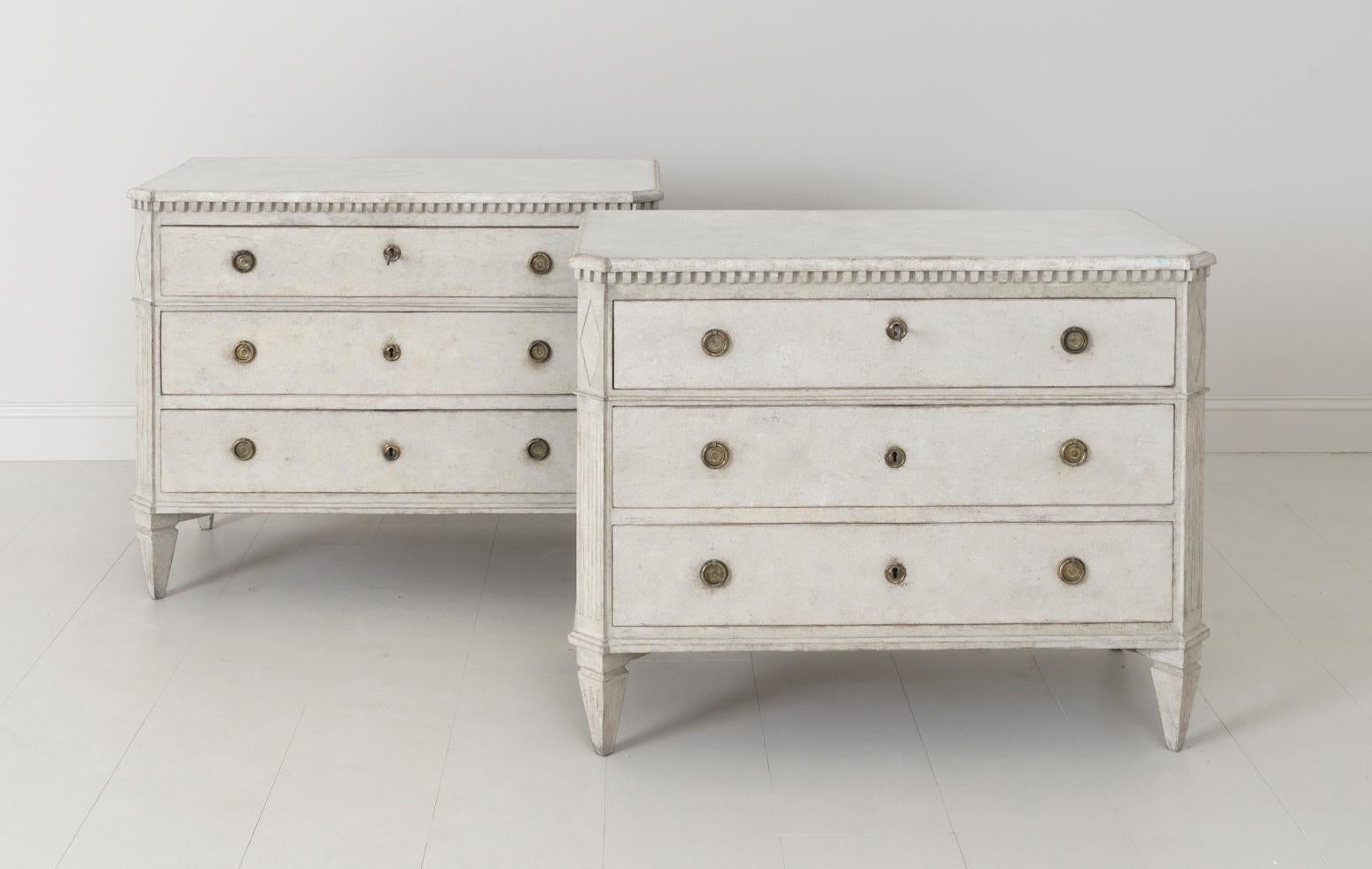 19th Century Pair of Swedish Gustavian Bedside Commodes In Excellent Condition In Wichita, KS