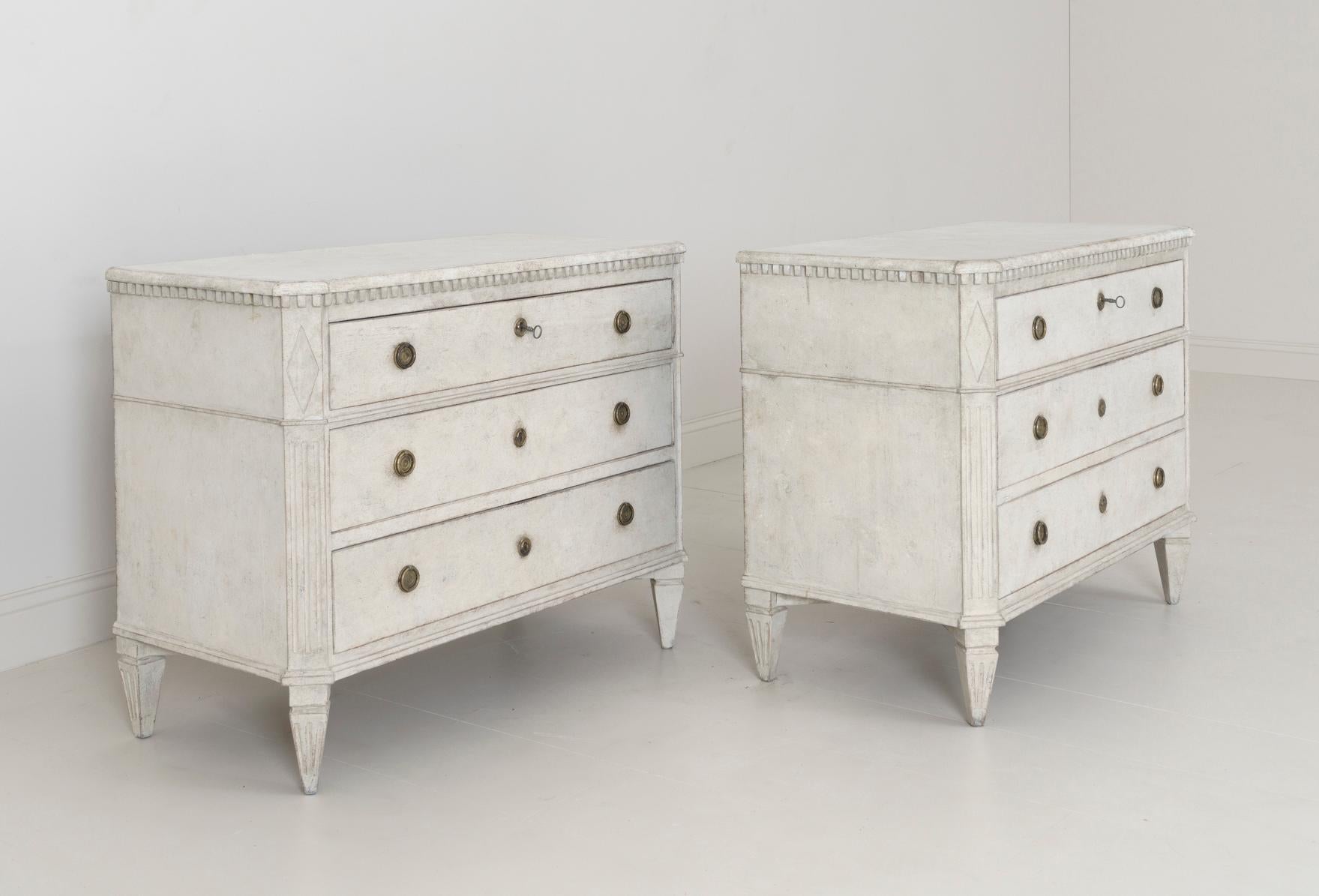 19th Century Pair of Swedish Gustavian Bedside Commodes 2
