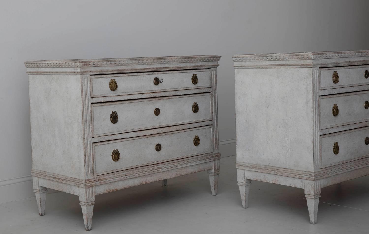 19th Century Pair of Swedish Gustavian Bedside Commodes with Marbleized Tops 3