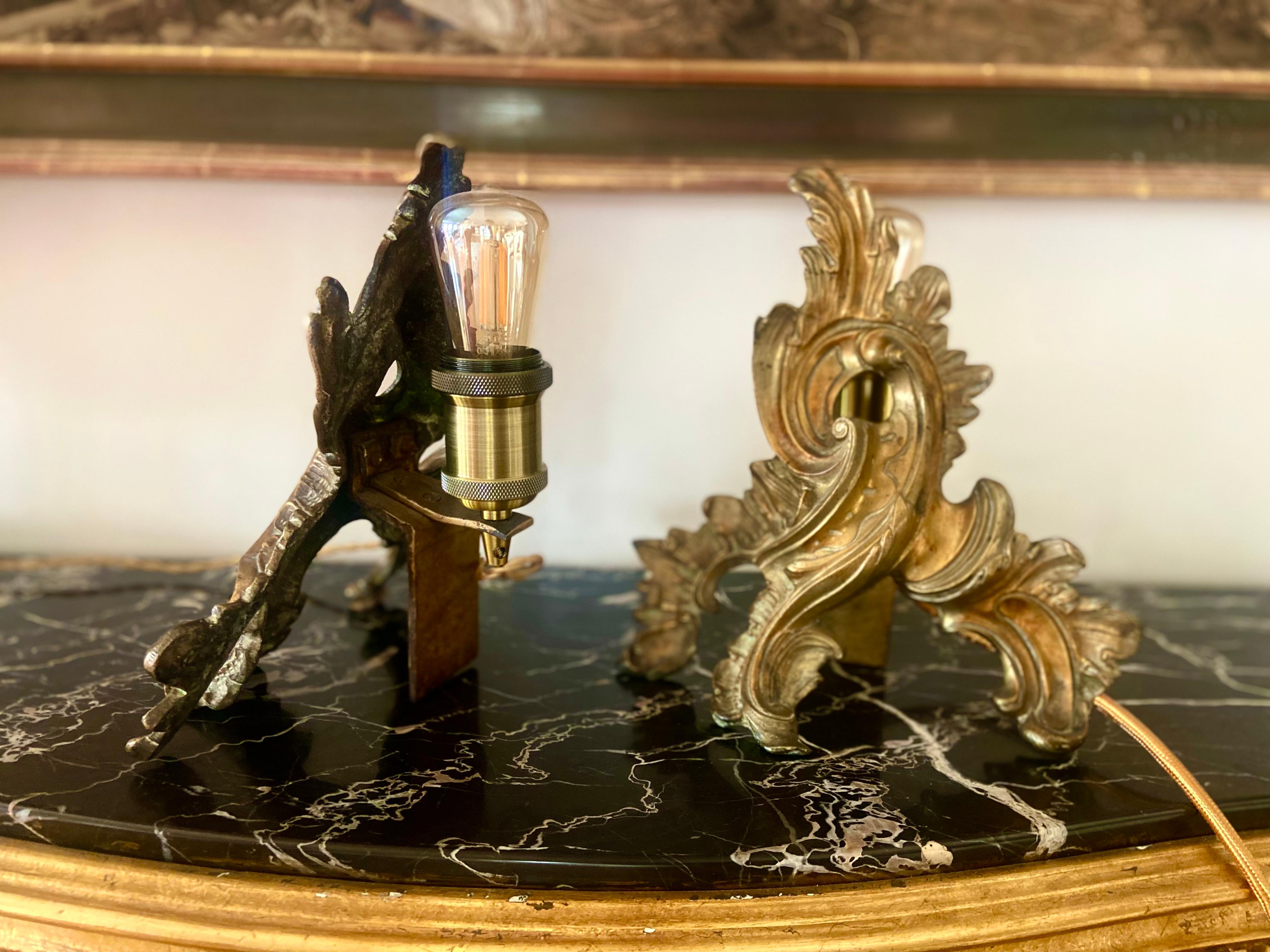 Paar Tischlampen aus elektrifizierter Bronze, französische Feuerhunde, 19. Jahrhundert im Angebot 5