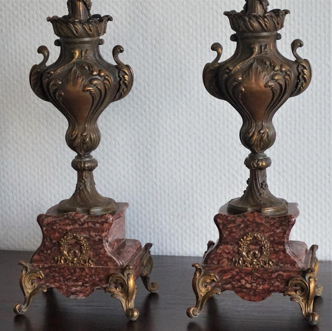 19th Century Pair of Tall Classical Bronze Urn Candleholders on Red Marble Base In Good Condition In Frankfurt am Main, DE