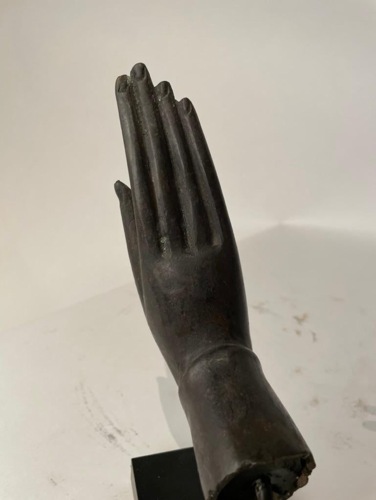 Paire de mains de Bouddha en bronze thaïlandais du XIXe siècle, Abhaya et Vitarka Mudras  en vente 3