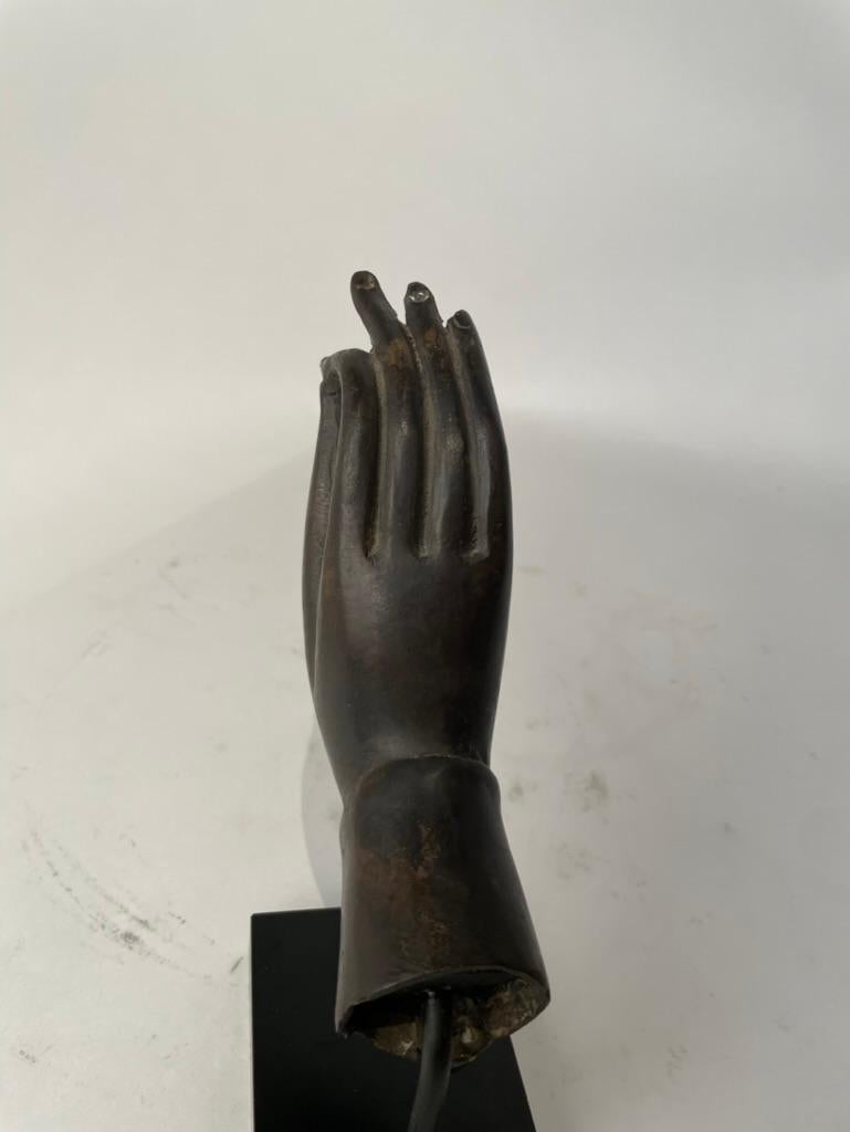 Paire de mains de Bouddha en bronze thaïlandais du XIXe siècle, Abhaya et Vitarka Mudras  Bon état - En vente à Stamford, CT