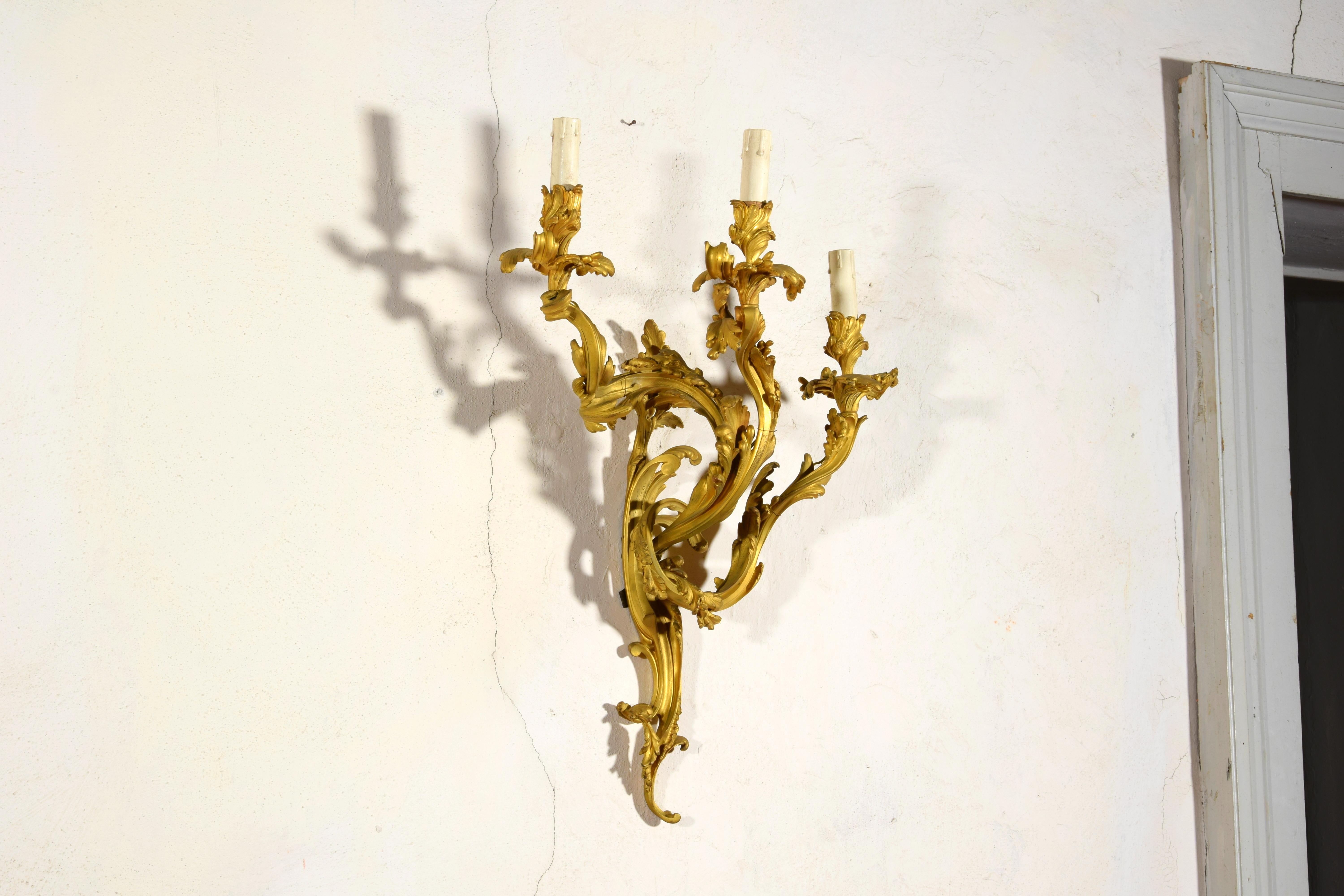 19th Century Pair of Three-Light Gilt Bronze French Louis XV Style Appliques For Sale 13