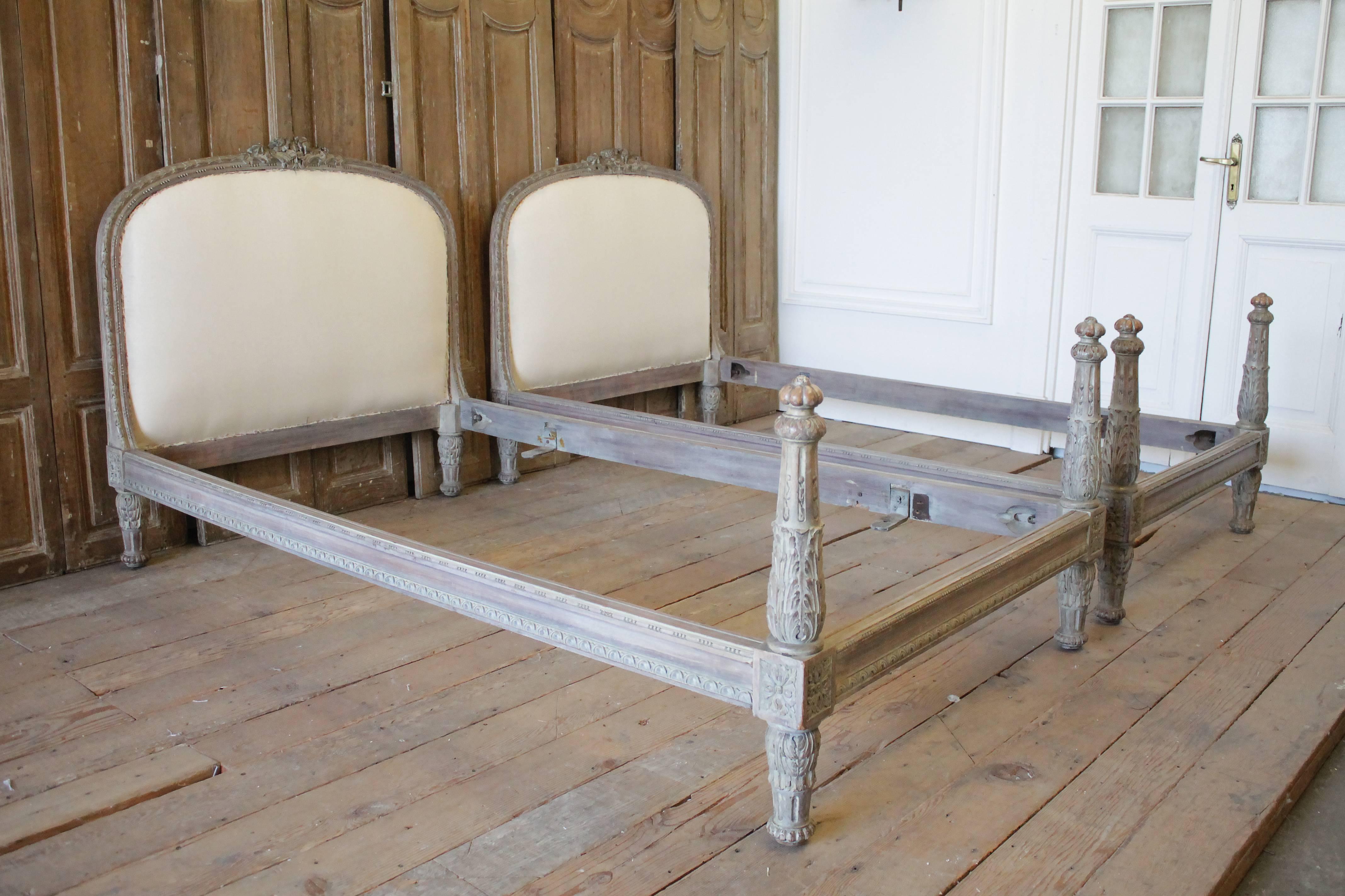 Muslin 19th Century Pair of Twin Size Upholstered French Louis XVI Style Painted Beds