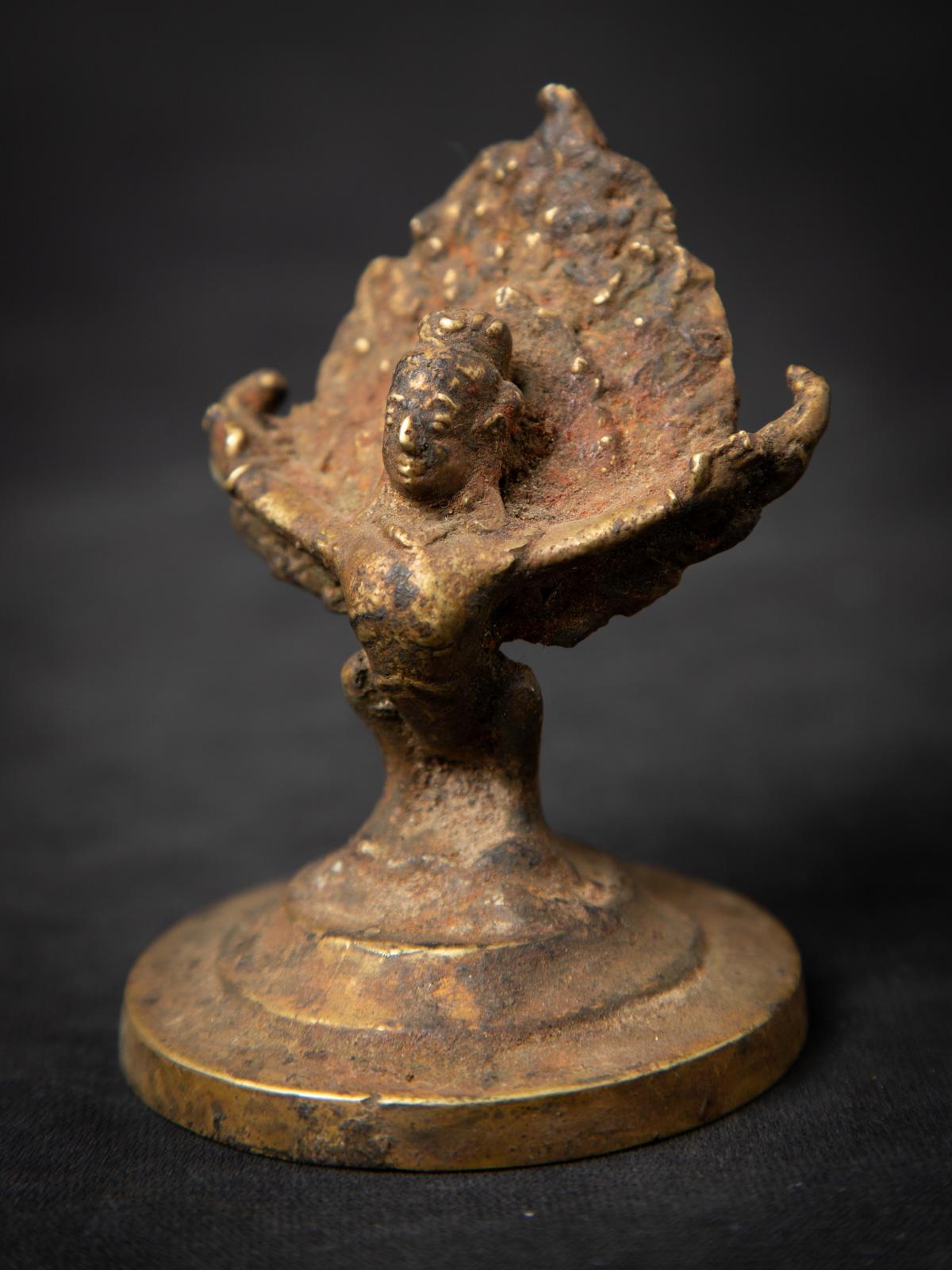 Paire de deux statues de Garuda népalaises en bronze ancien du 19ème siècle en vente 4