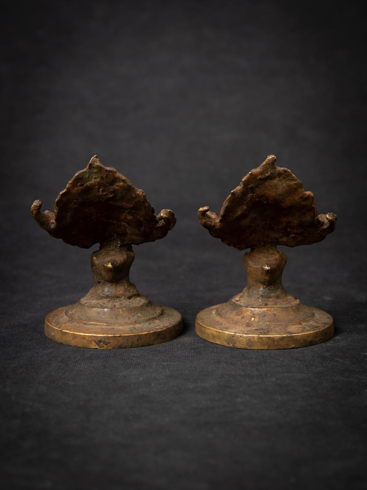Népalais Paire de deux statues de Garuda népalaises en bronze ancien du 19ème siècle en vente