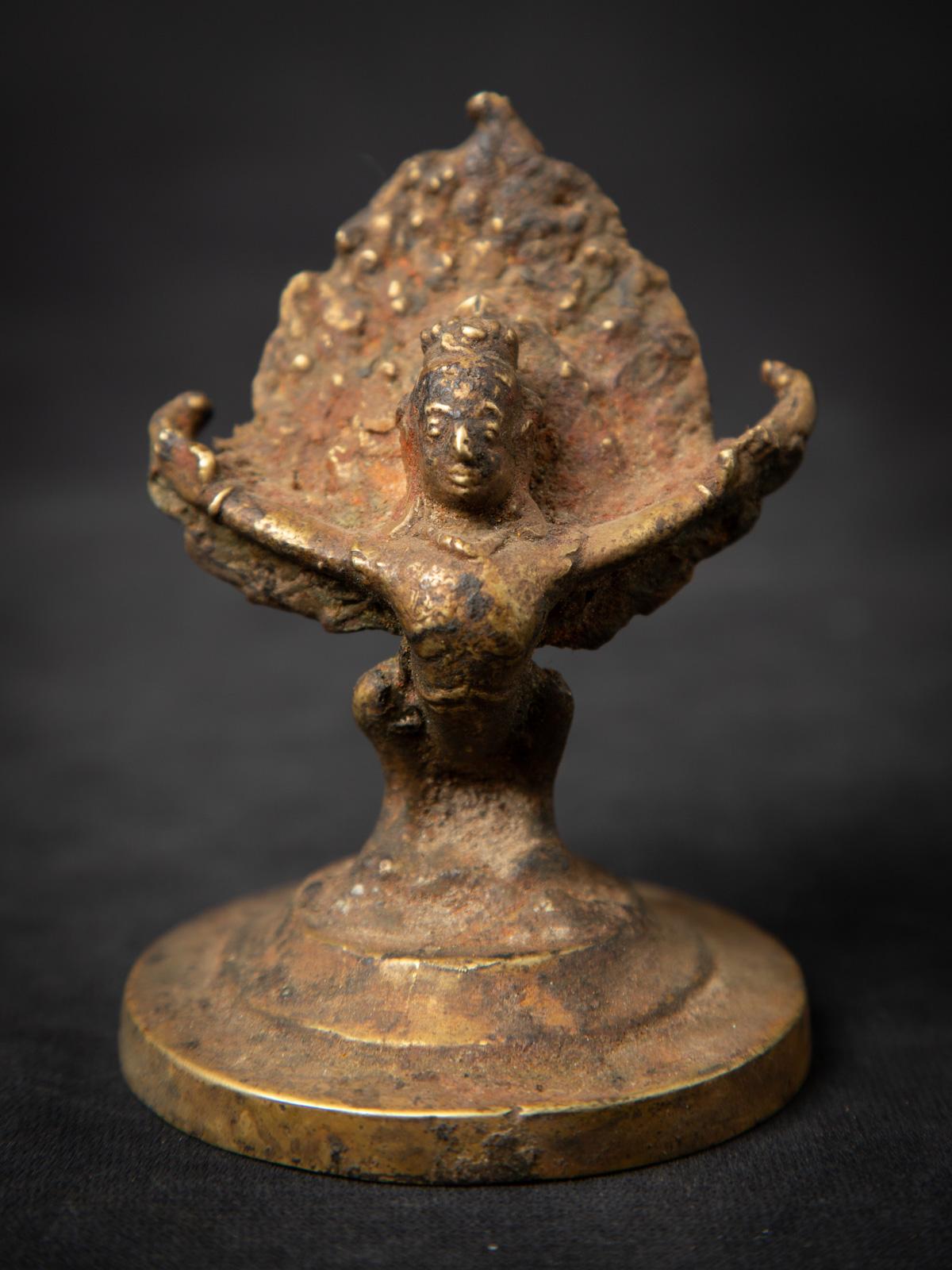 Paire de deux statues de Garuda népalaises en bronze ancien du 19ème siècle en vente 3