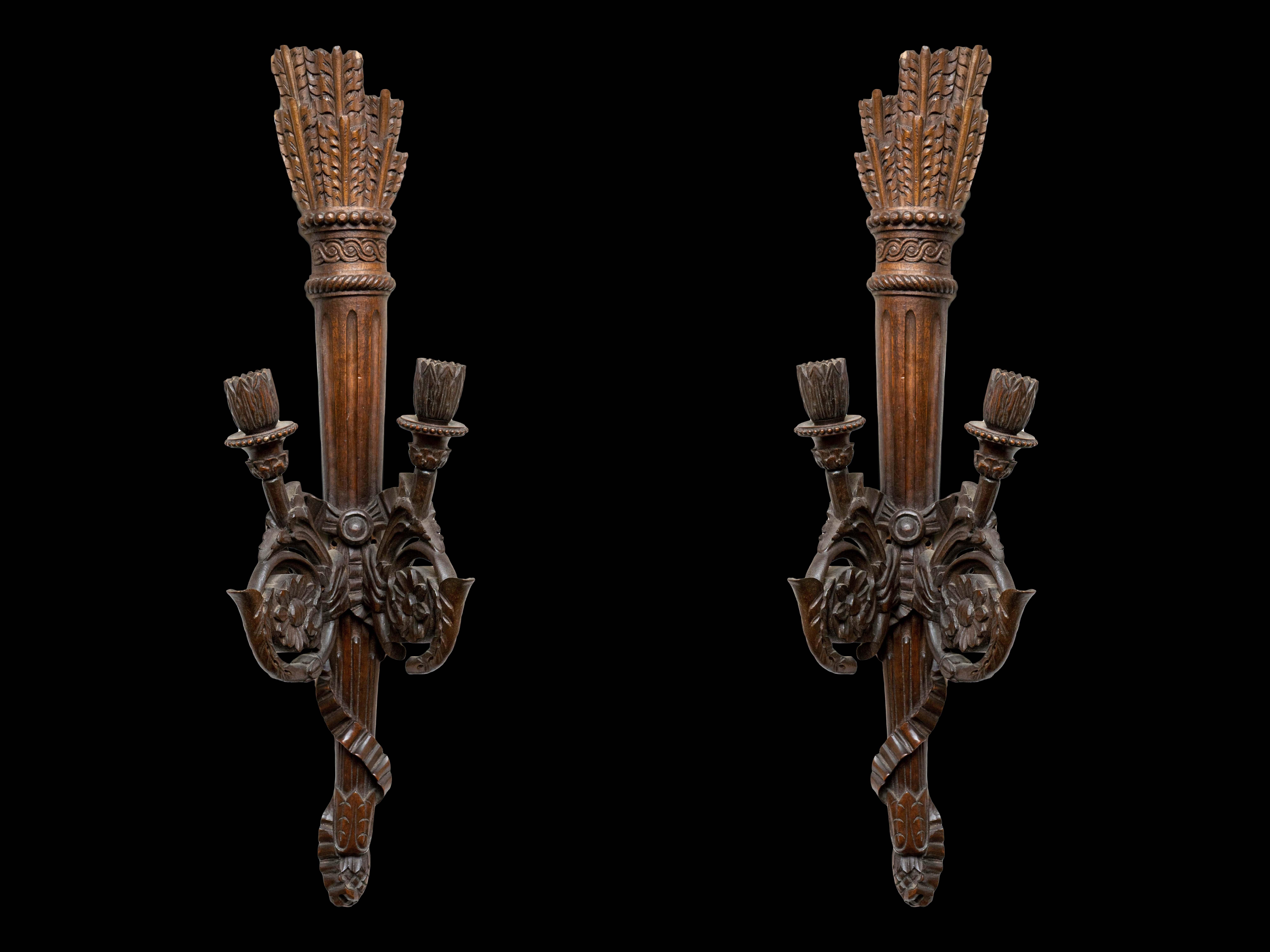 19th Century Pair of Two Arm Carved Wood Quiver Sconces with Carved Arrows In Good Condition In New York, NY