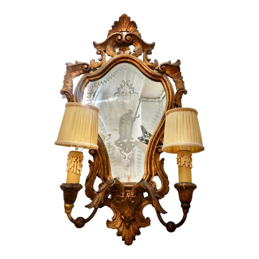Louis XV 19th Century Pair of Venetian Giltwood Sconces with Engraved Glass Background For Sale