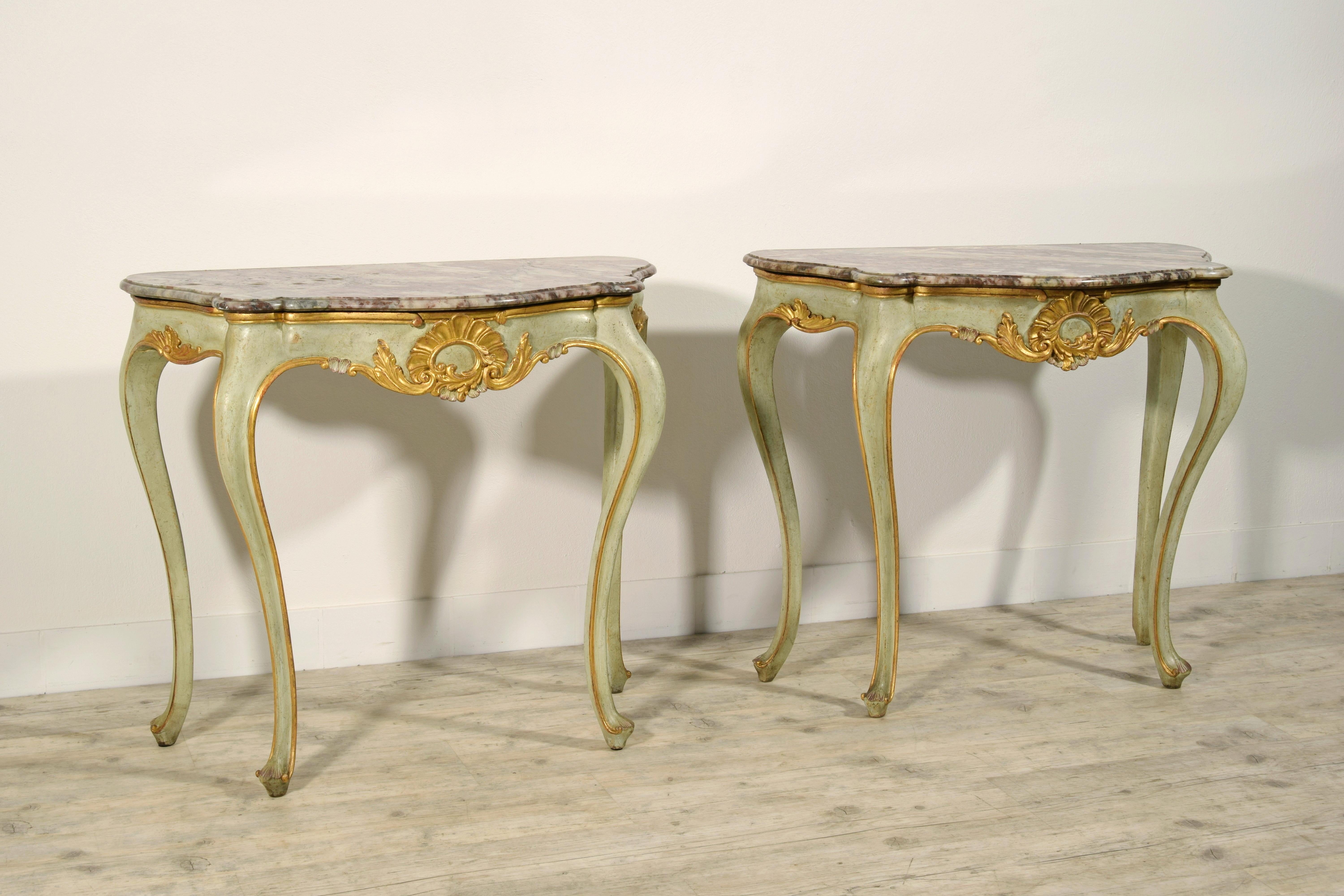 Wood 19th Century, Pair of Venetian Louis XV style Lacquered Woos Consoles For Sale