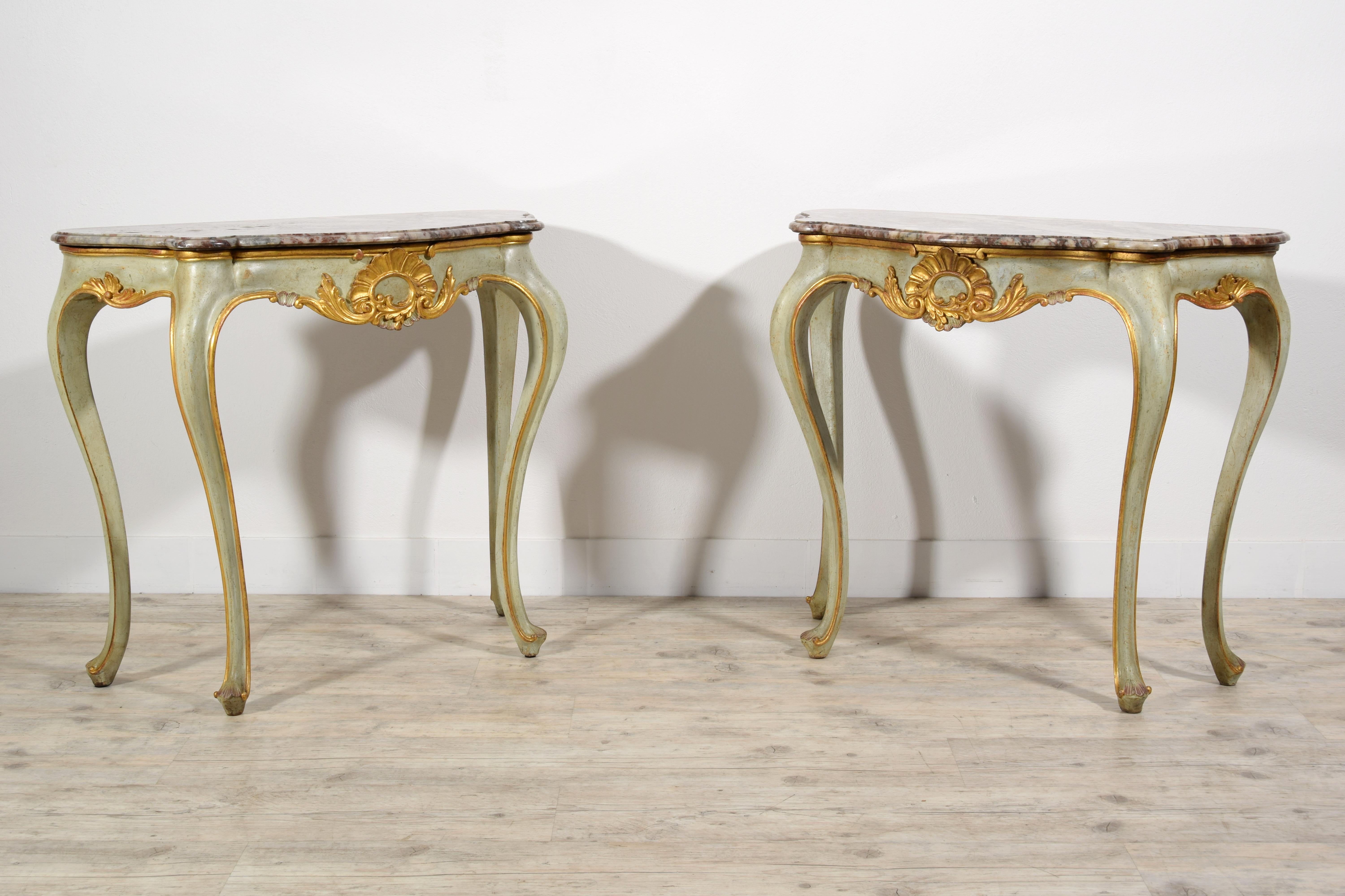 19th Century, Pair of Venetian Louis XV style Lacquered Woos Consoles For Sale 2