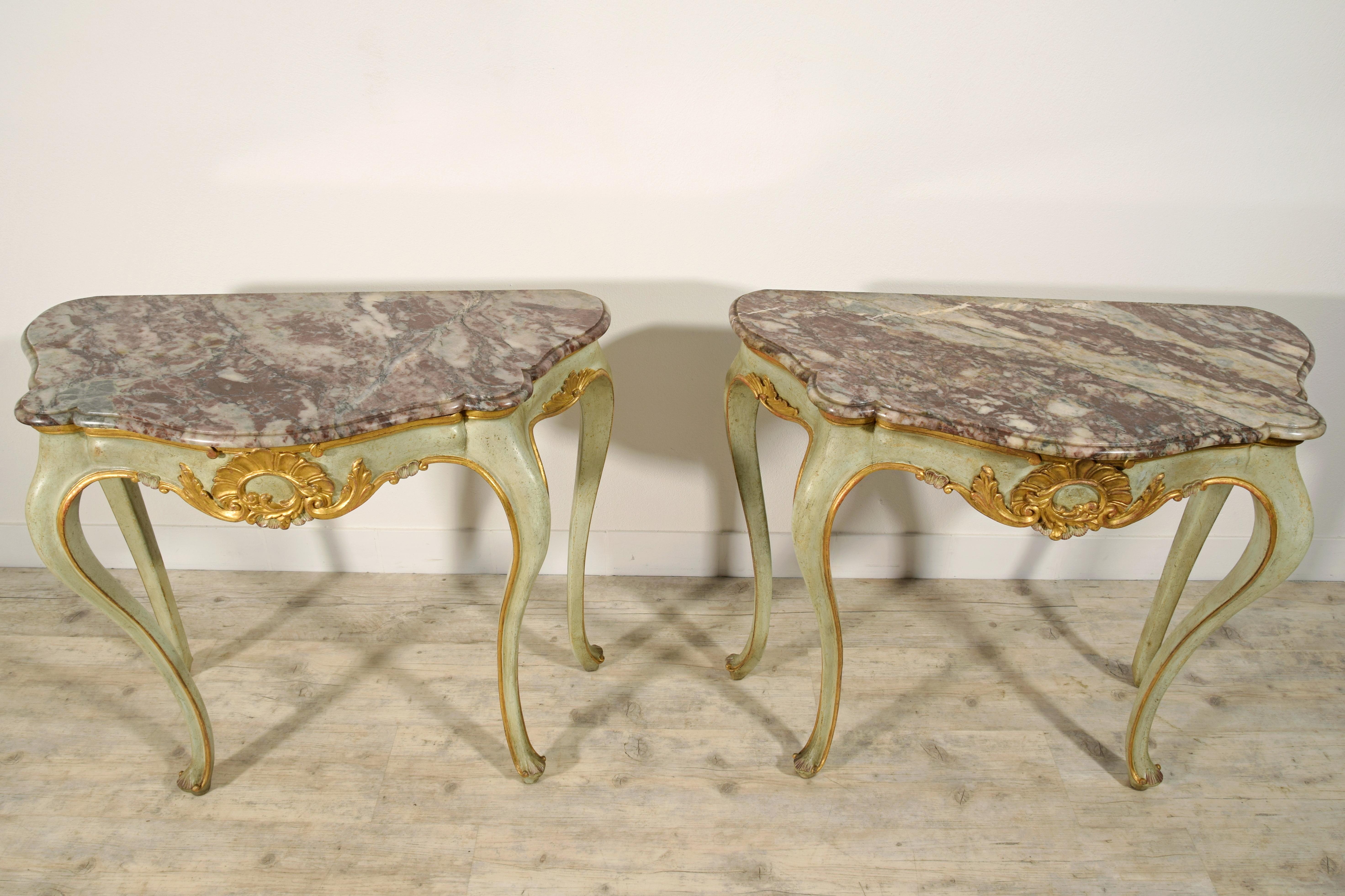 19th Century, Pair of Venetian Louis XV style Lacquered Woos Consoles For Sale 3