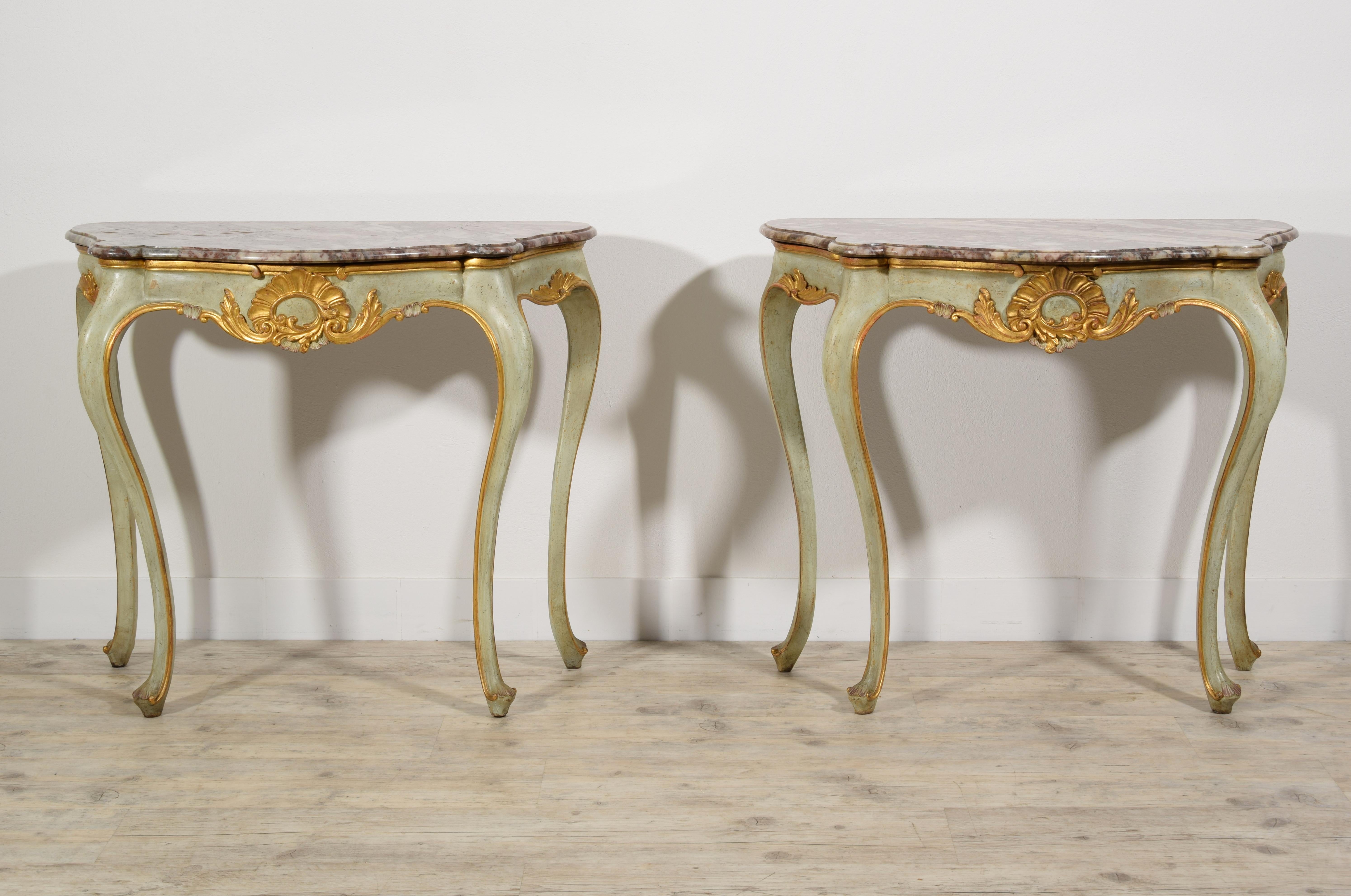 19th Century, Pair of Venetian Louis XV style Lacquered Woos Consoles For Sale 4