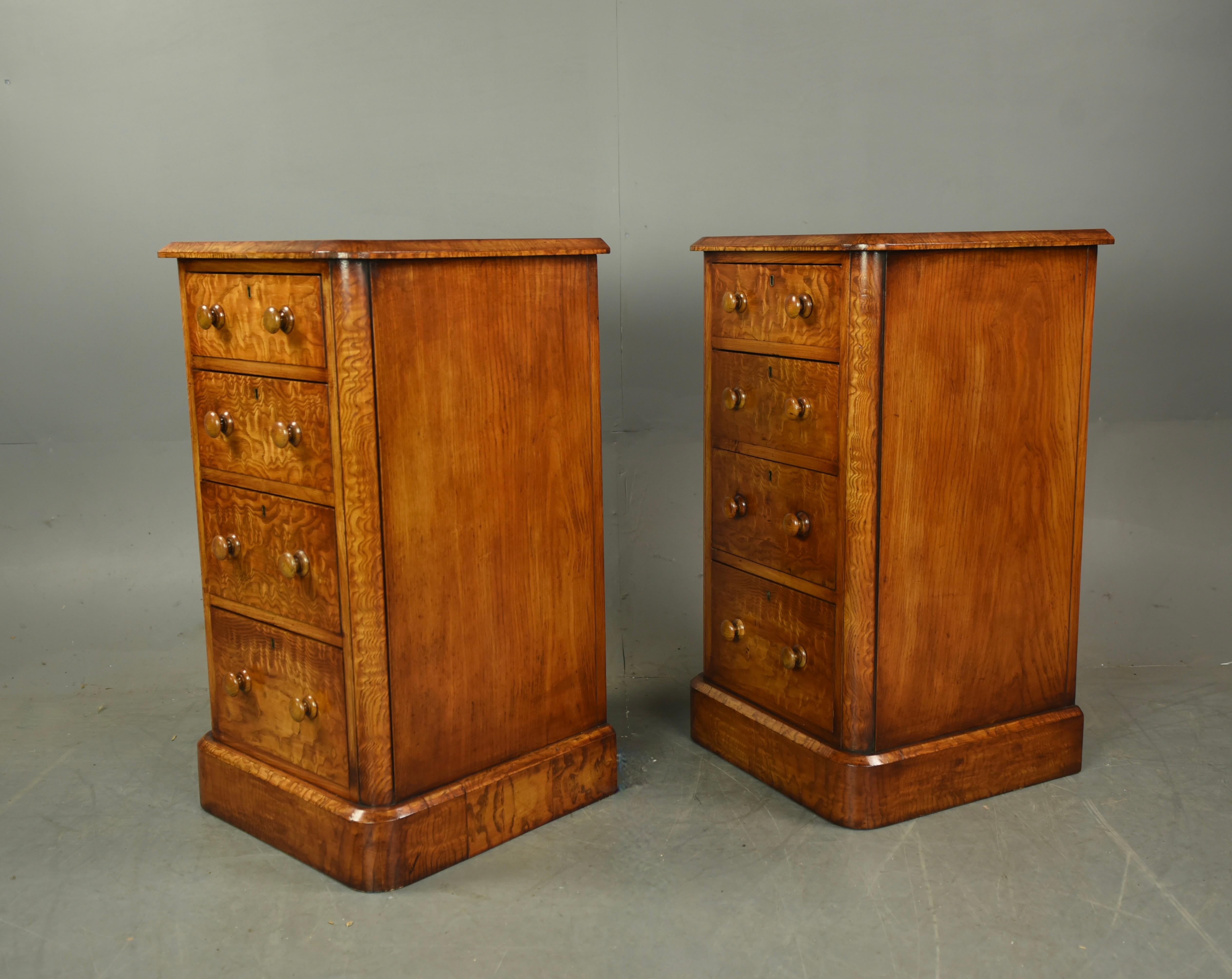Fine Quality pair of Victorian bedside chests of drawers .
The chests are constructed of Hungarian Ashe a very rare pair ,
The have a unique grain and are a wonderful colour .
both have four graduating draws that are Ash lined with fine dovetail
