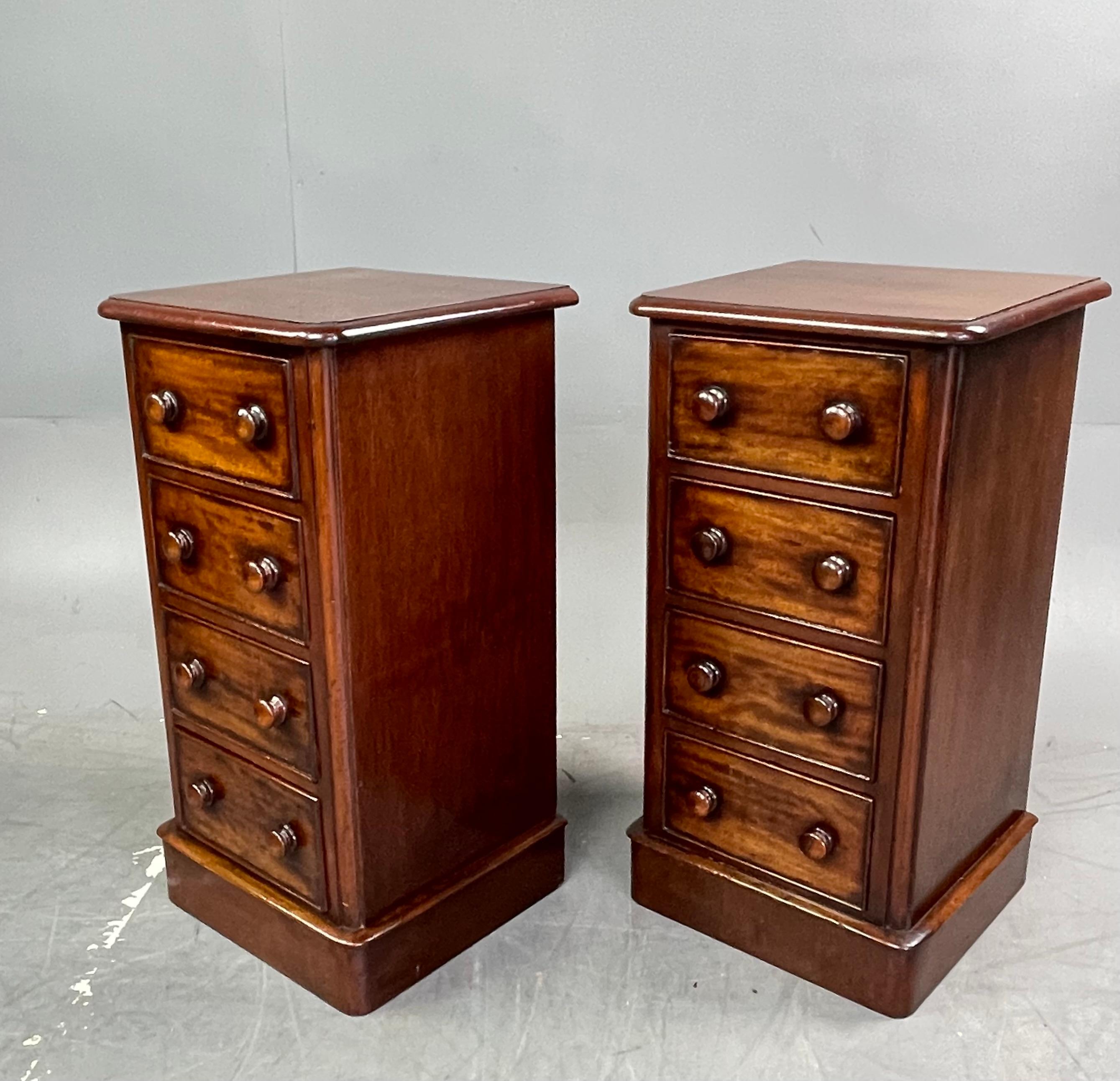 19th century pair of Victorian bedside chests of drawers nite lockers  In Good Condition In Chelmsford, GB