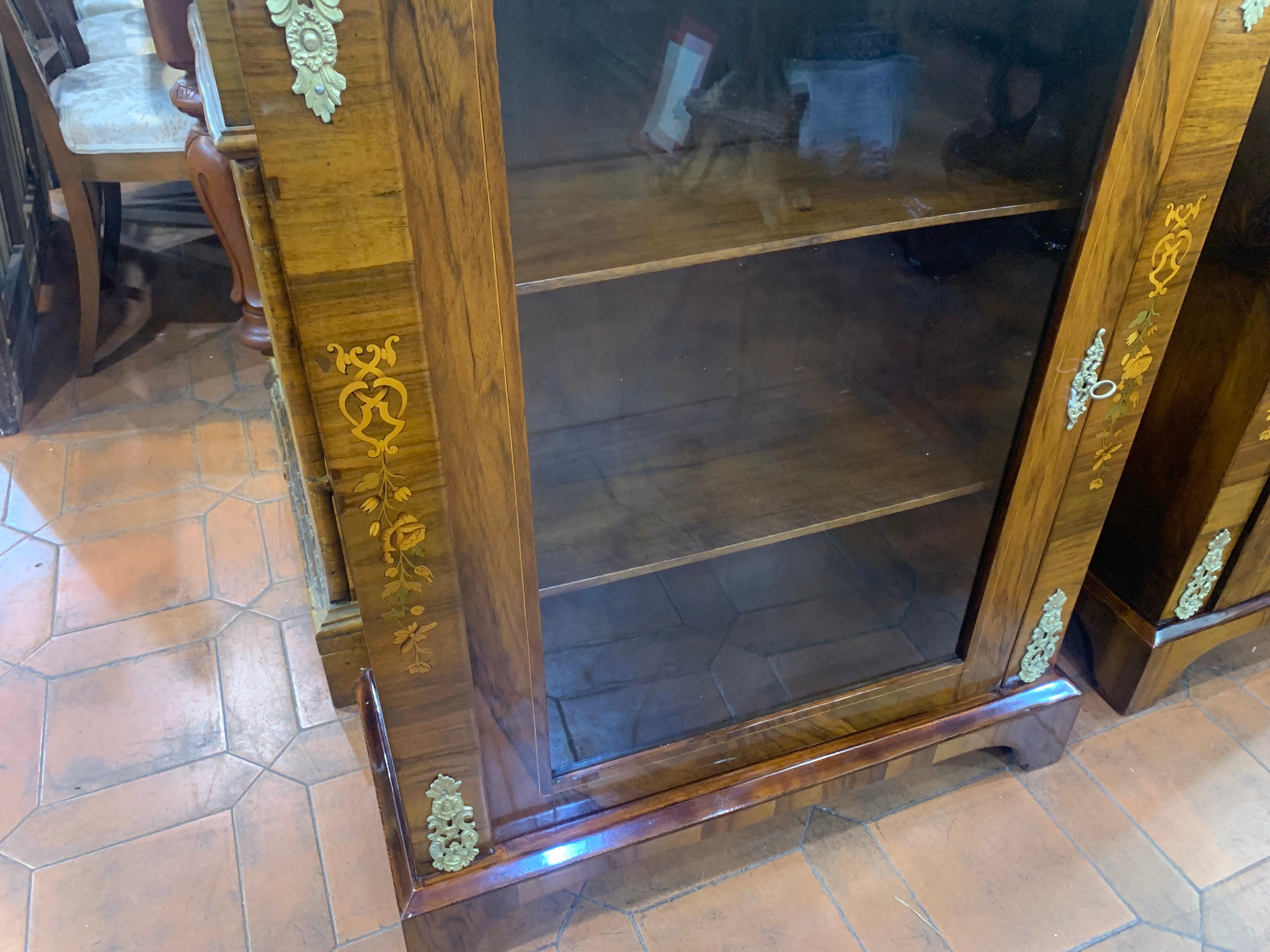 19th Century Pair of Victorian Pier Cabinet Walnut Inlaid, 1870s In Good Condition In Roma, RM