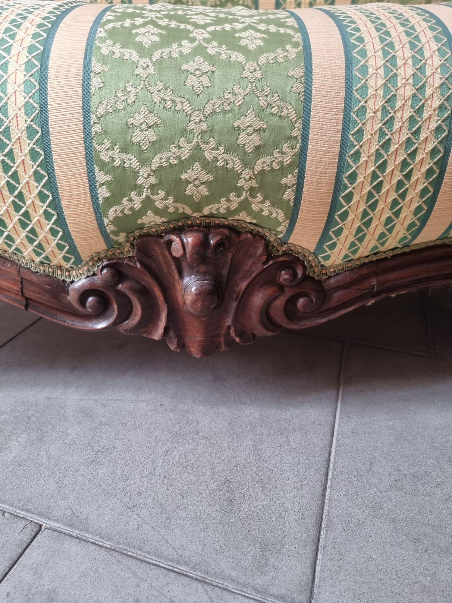 19th century pair of walnut sofas For Sale 5